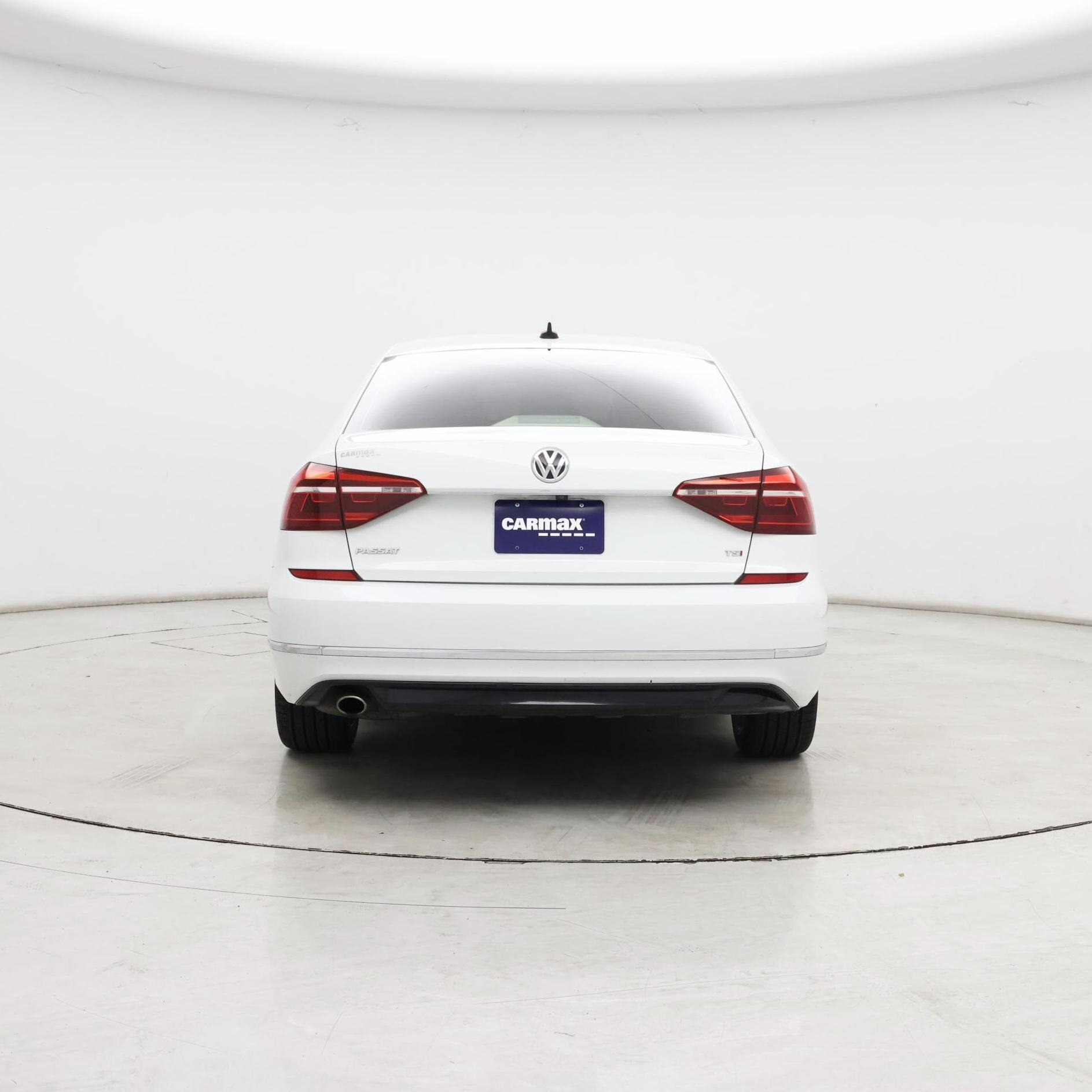 Thumbnail: 2017 Volkswagen Passat - 6