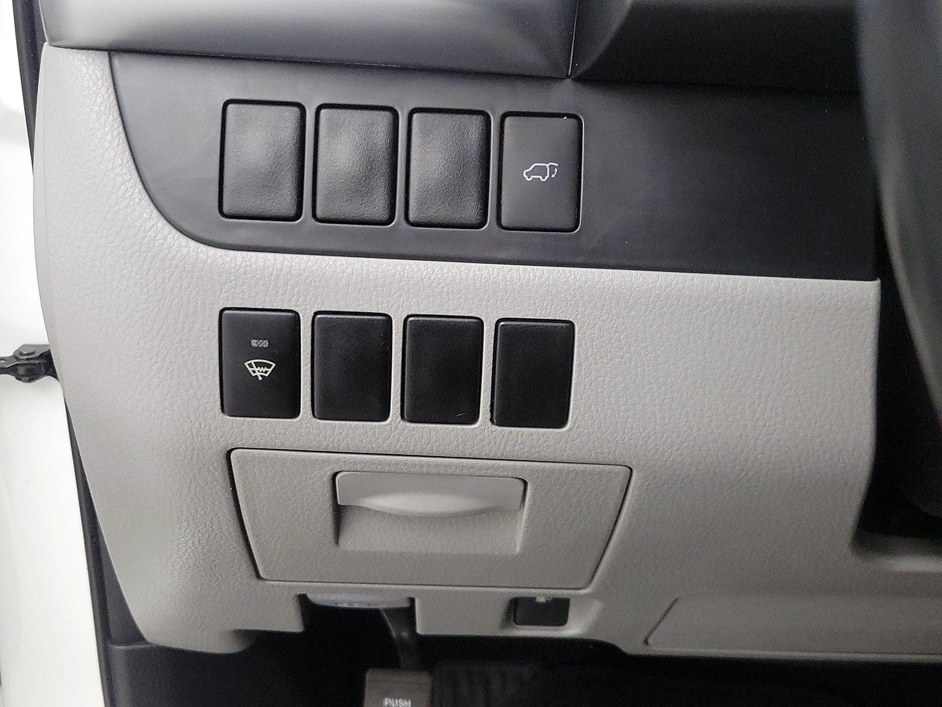 Thumbnail: 2015 Toyota Highlander - 13