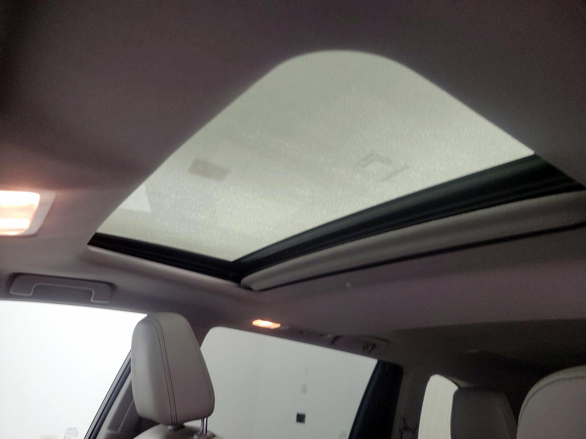 Thumbnail: 2015 Toyota Highlander - 19