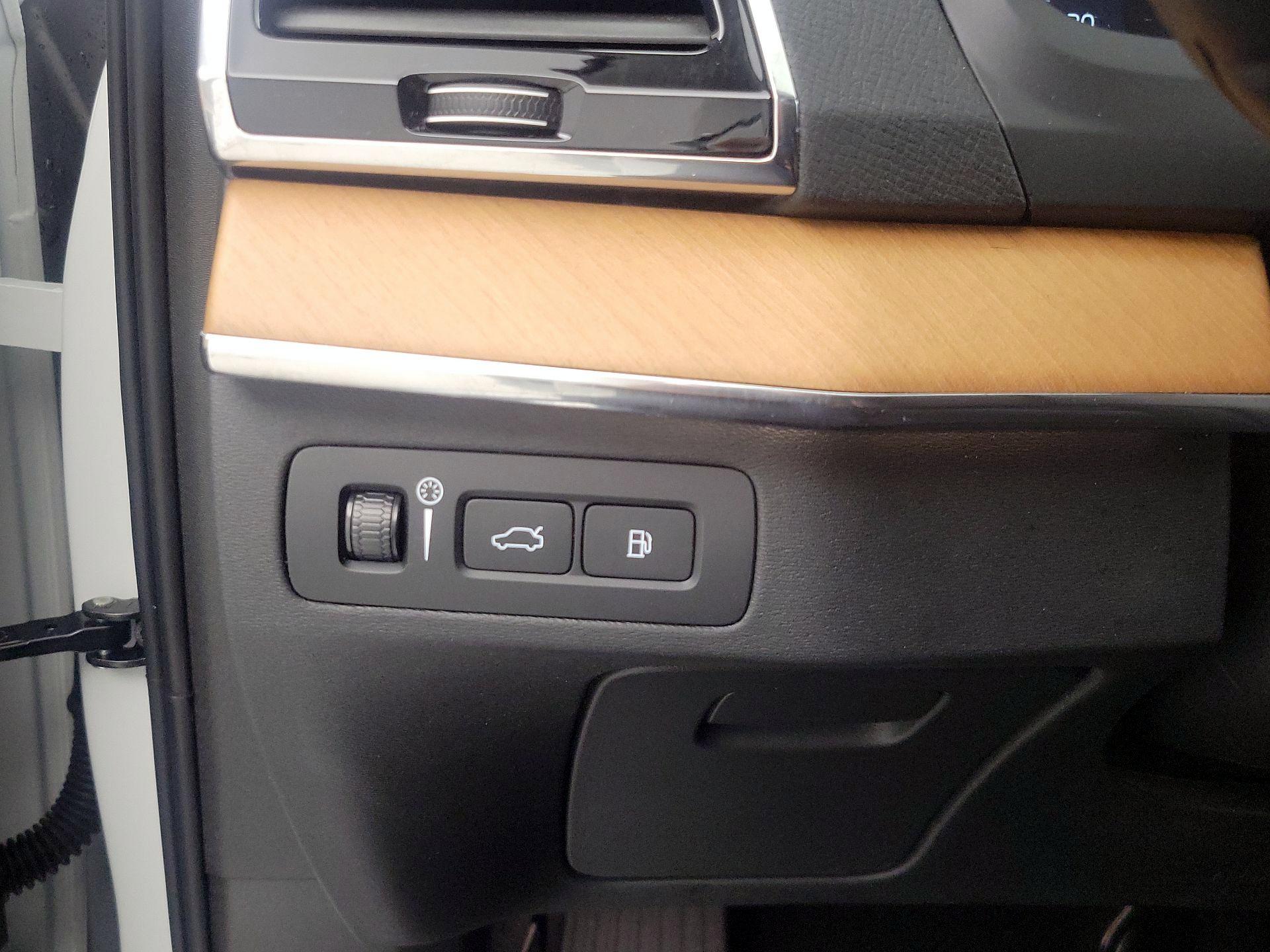 Thumbnail: 2021 Volvo XC90 - 13