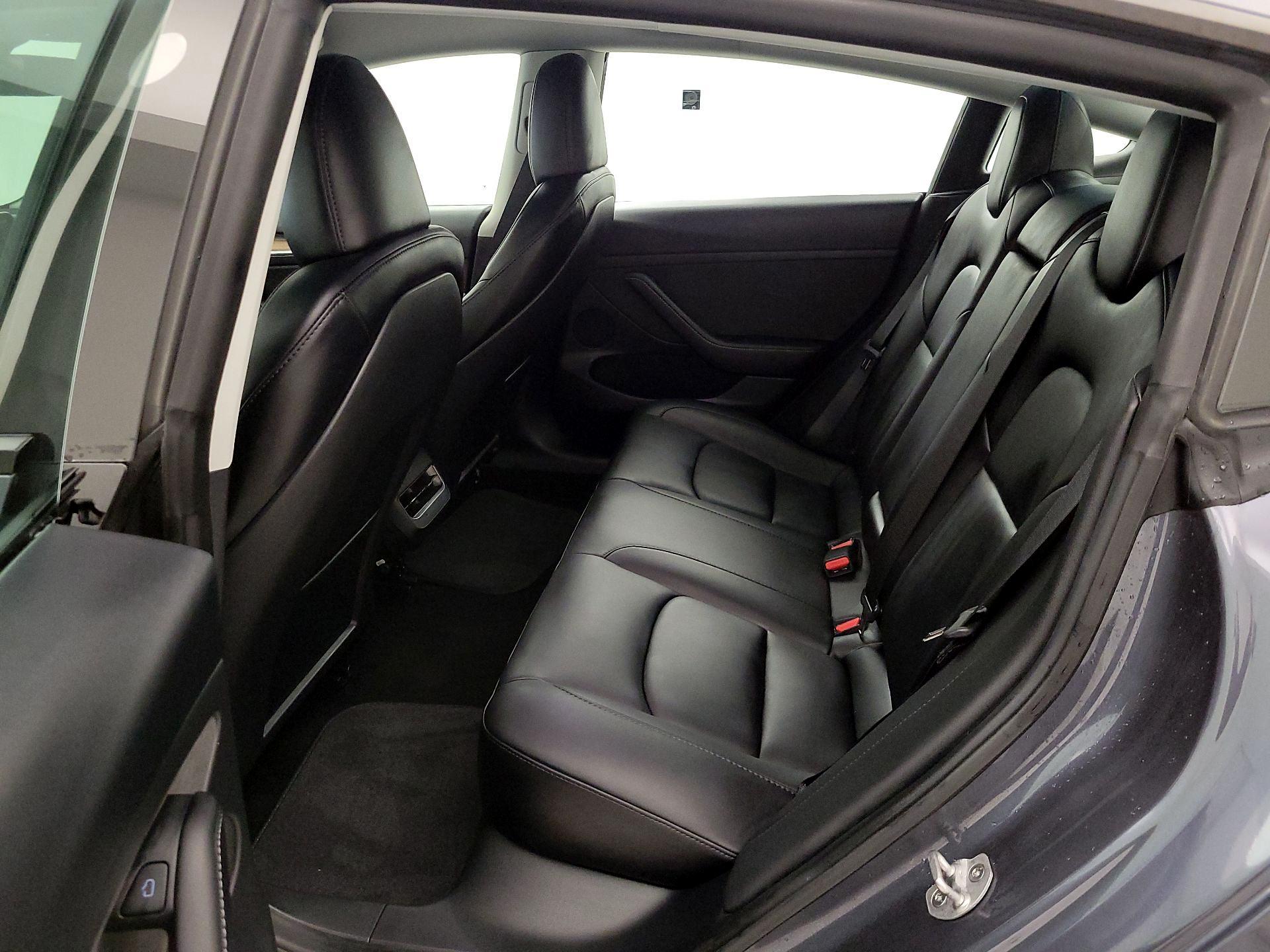 Thumbnail: 2023 Tesla Model 3 - 19