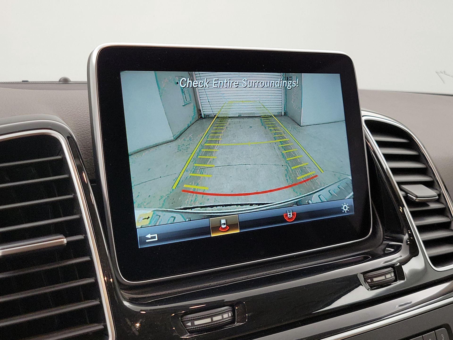 Thumbnail: 2016 Mercedes-Benz GLE - 15