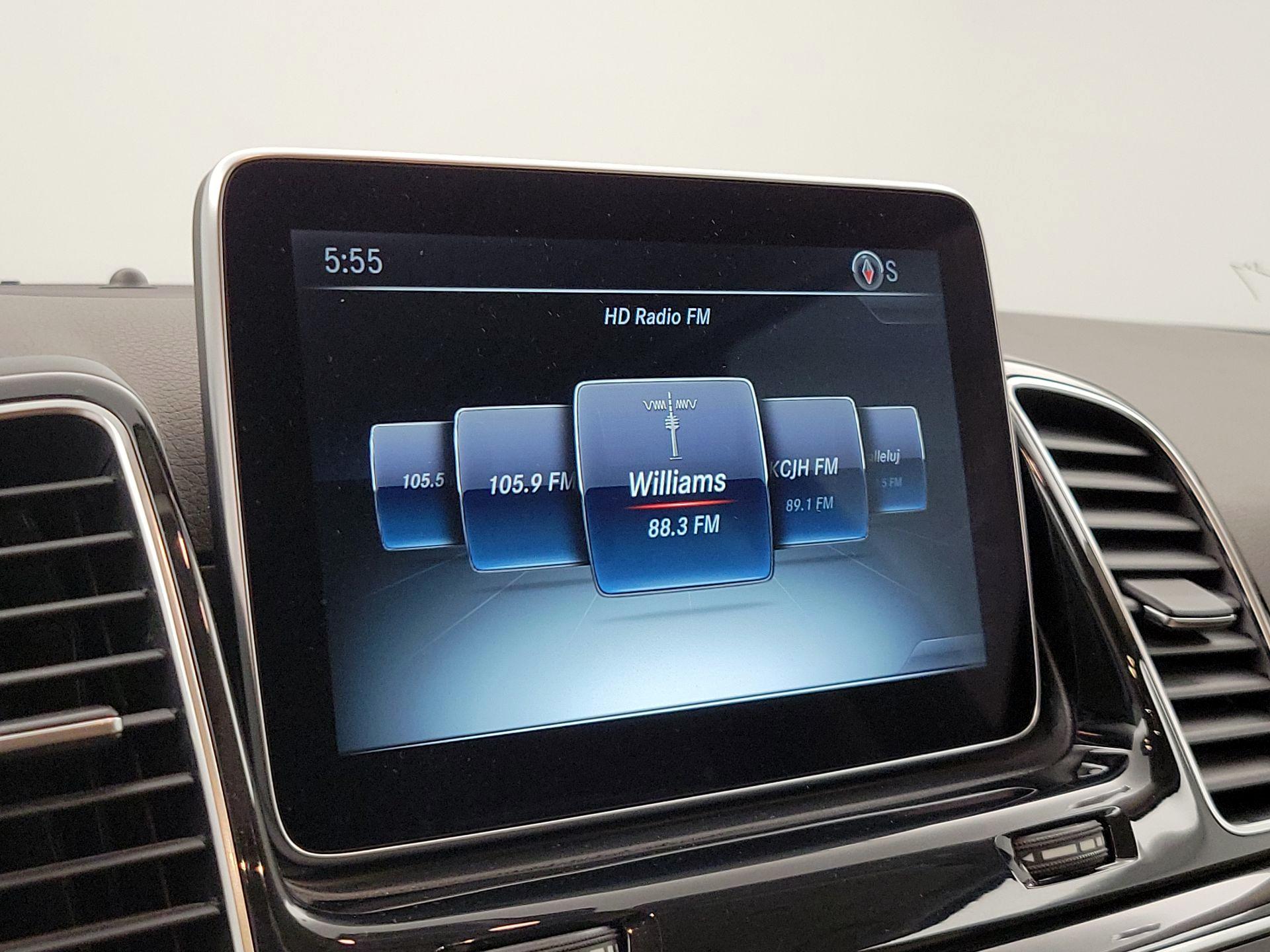 Thumbnail: 2016 Mercedes-Benz GLE - 16