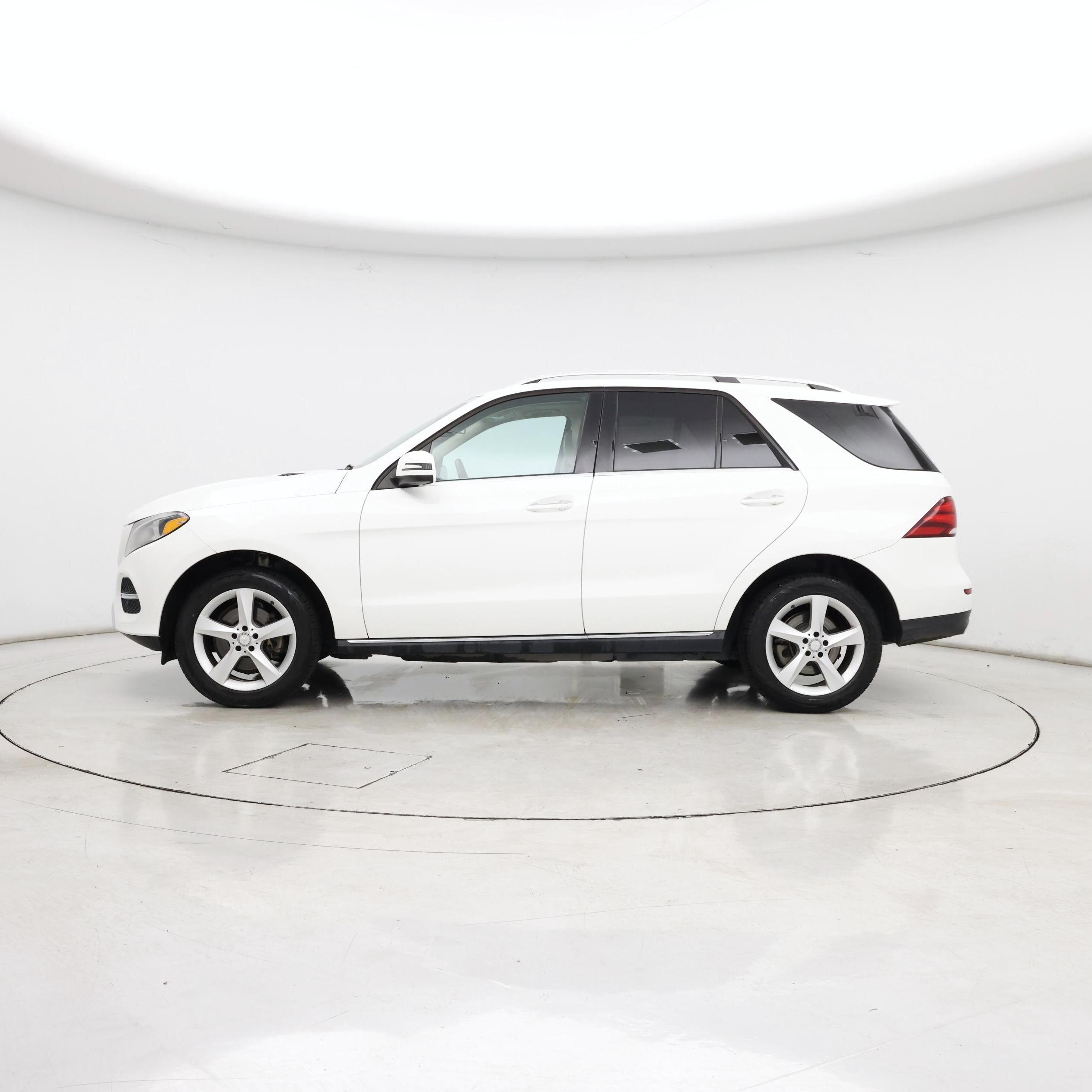 Thumbnail: 2016 Mercedes-Benz GLE - 3