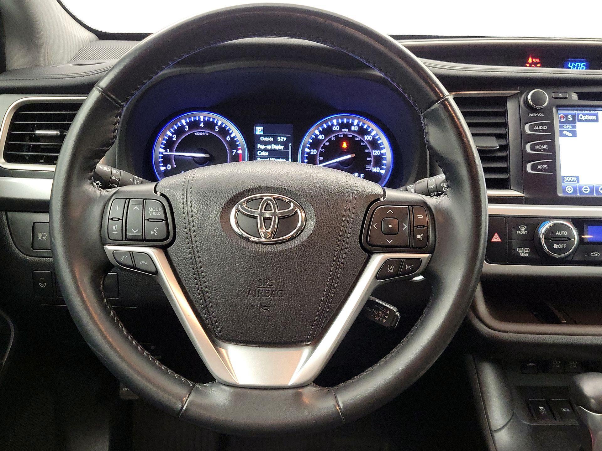 Thumbnail: 2019 Toyota Highlander - 10