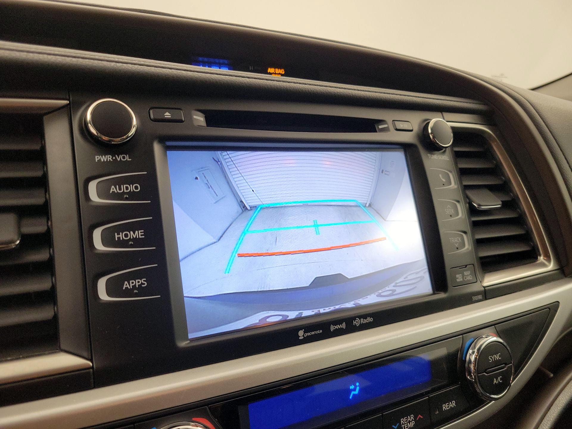 Thumbnail: 2019 Toyota Highlander - 15