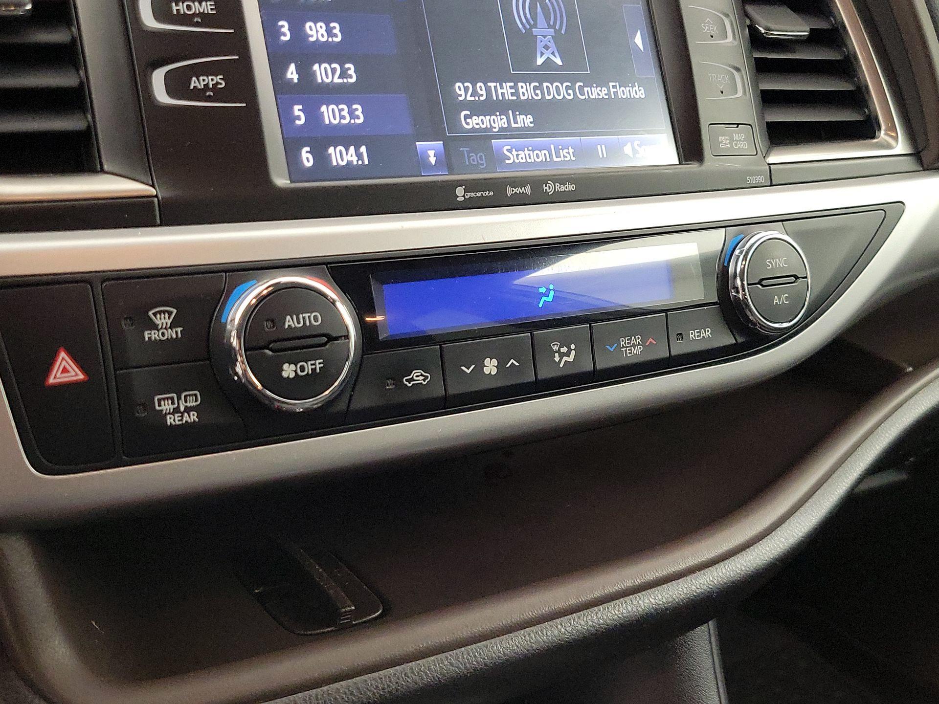 Thumbnail: 2019 Toyota Highlander - 17