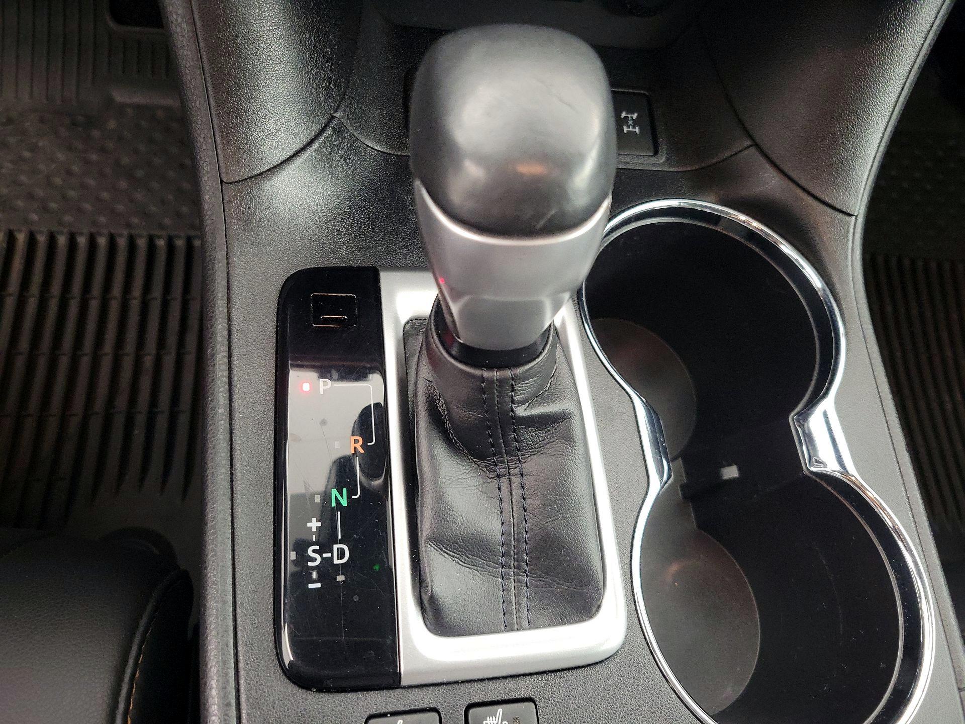 Thumbnail: 2019 Toyota Highlander - 18