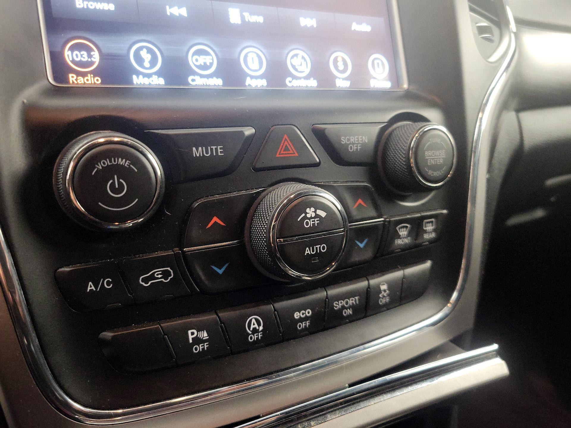 Thumbnail: 2018 Jeep Grand Cherokee - 17