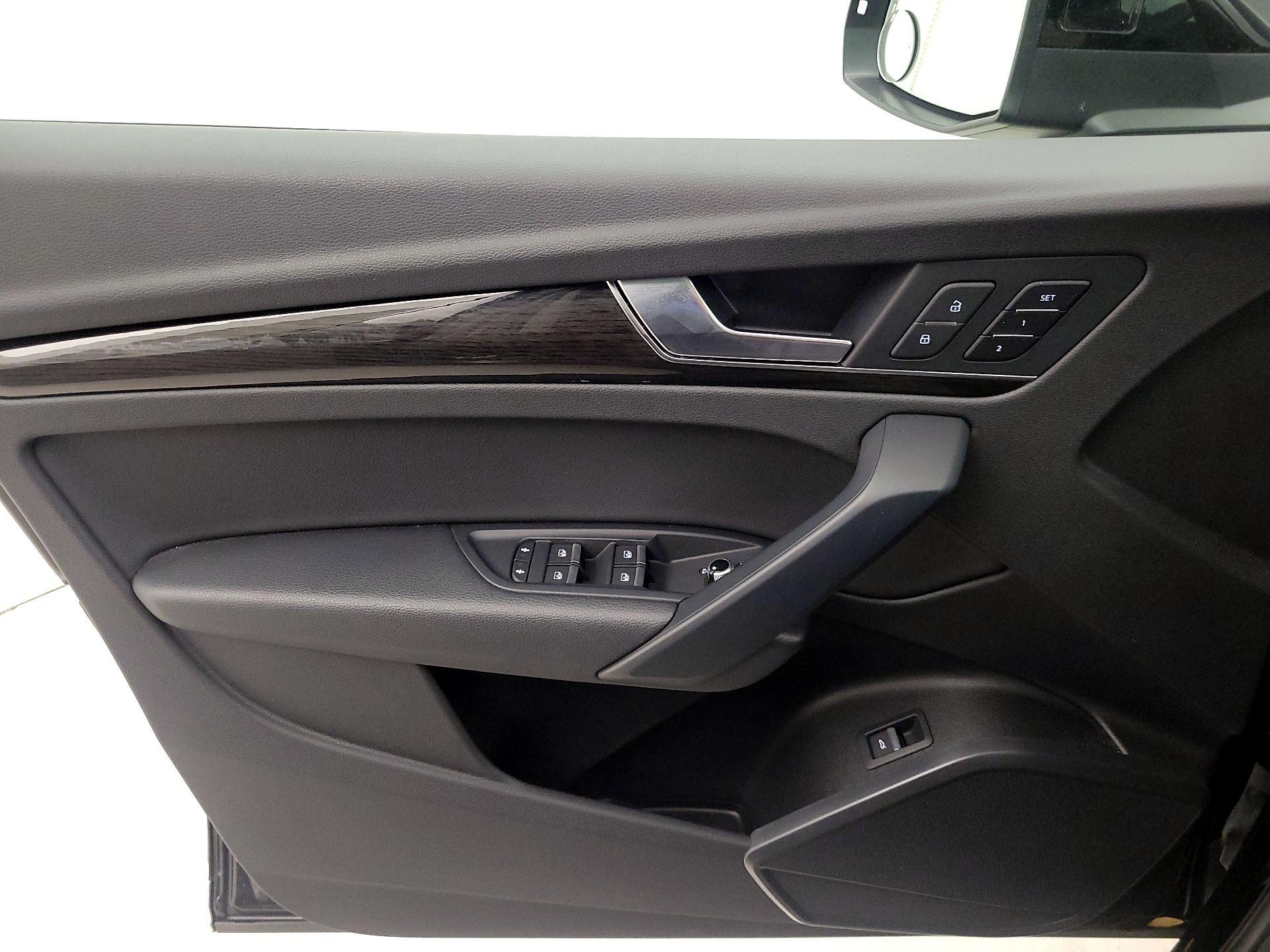 Thumbnail: 2020 Audi Q5 - 12