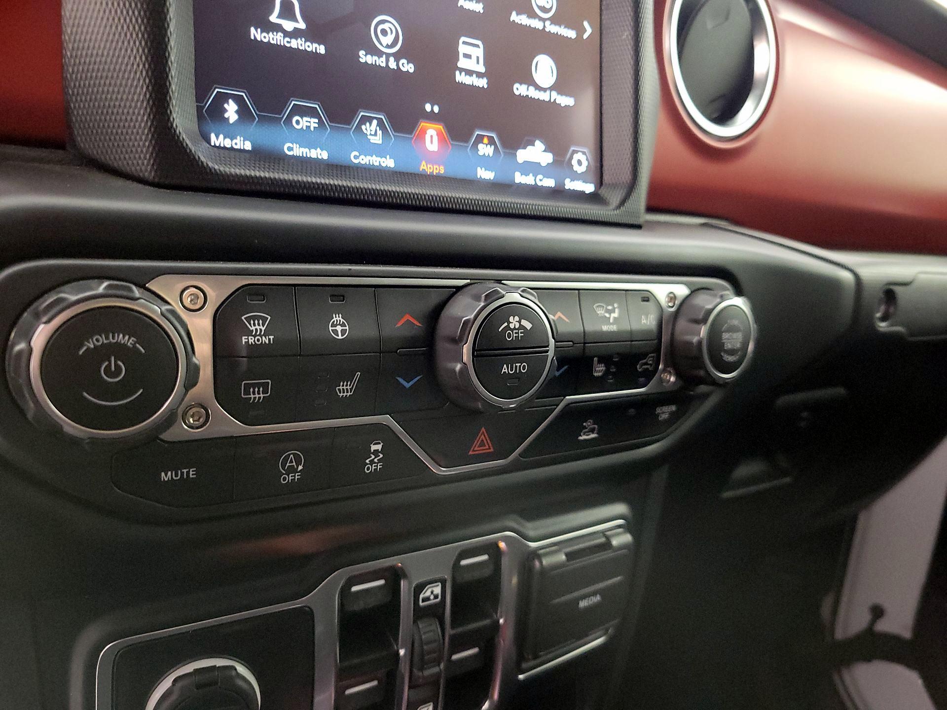 Thumbnail: 2023 Jeep Gladiator - 17