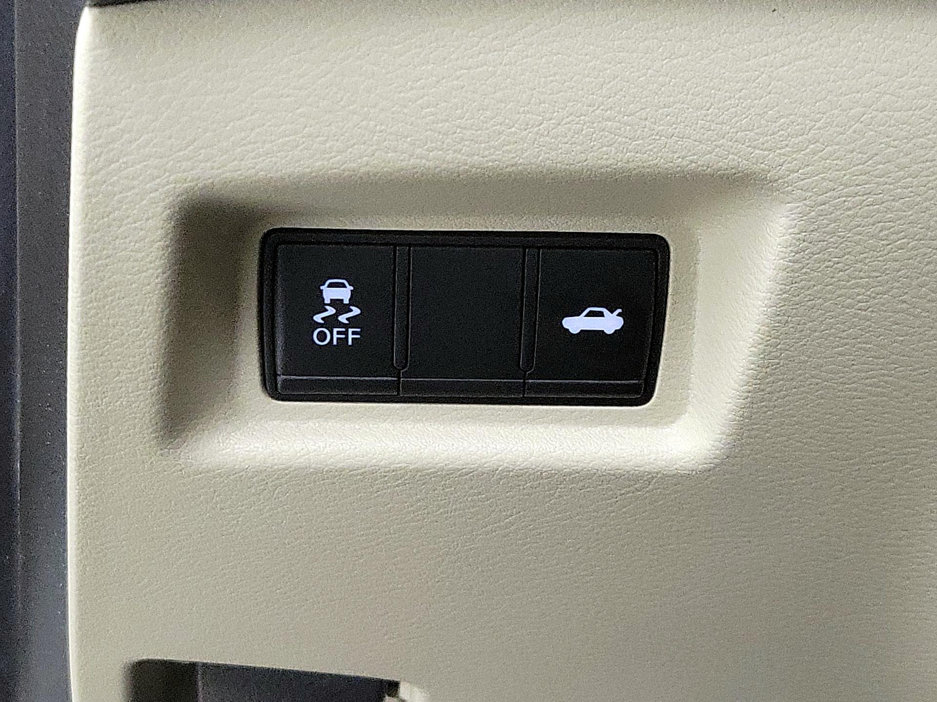 Thumbnail: 2018 INFINITI Q50 - 13