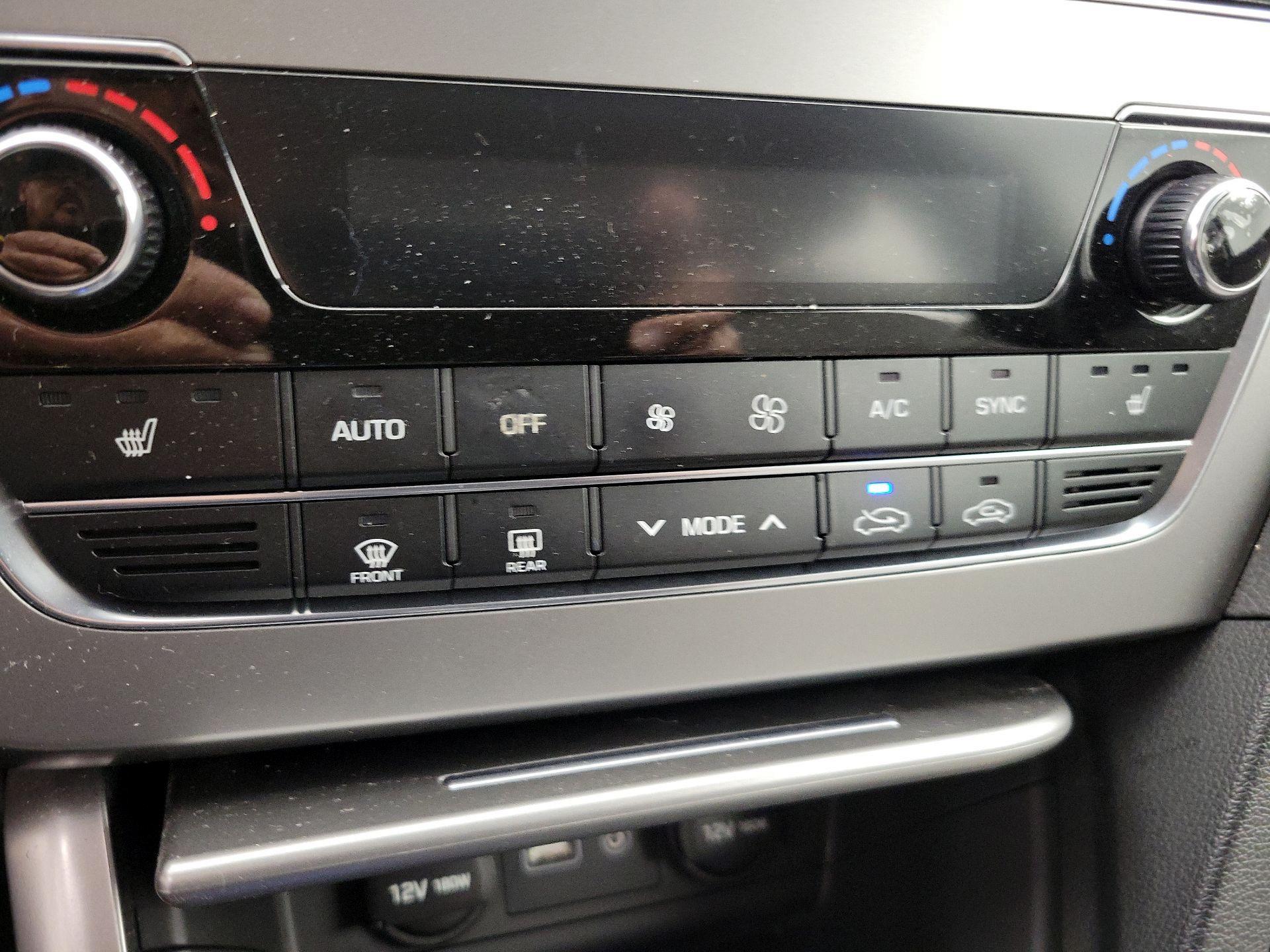 Thumbnail: 2015 Hyundai Sonata - 16