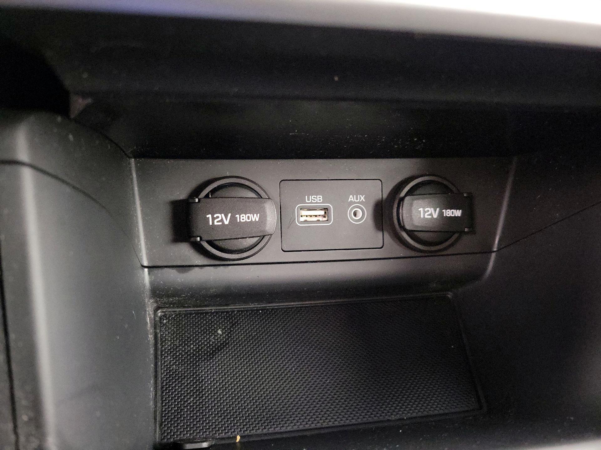 Thumbnail: 2015 Hyundai Sonata - 18