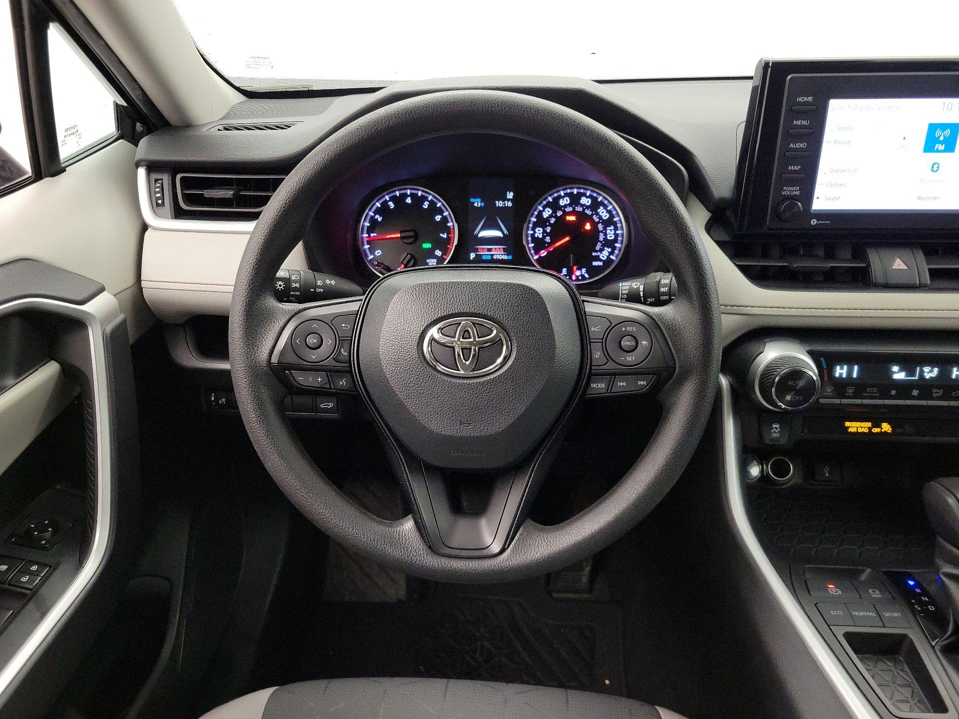 Thumbnail: 2020 Toyota RAV4 - 10