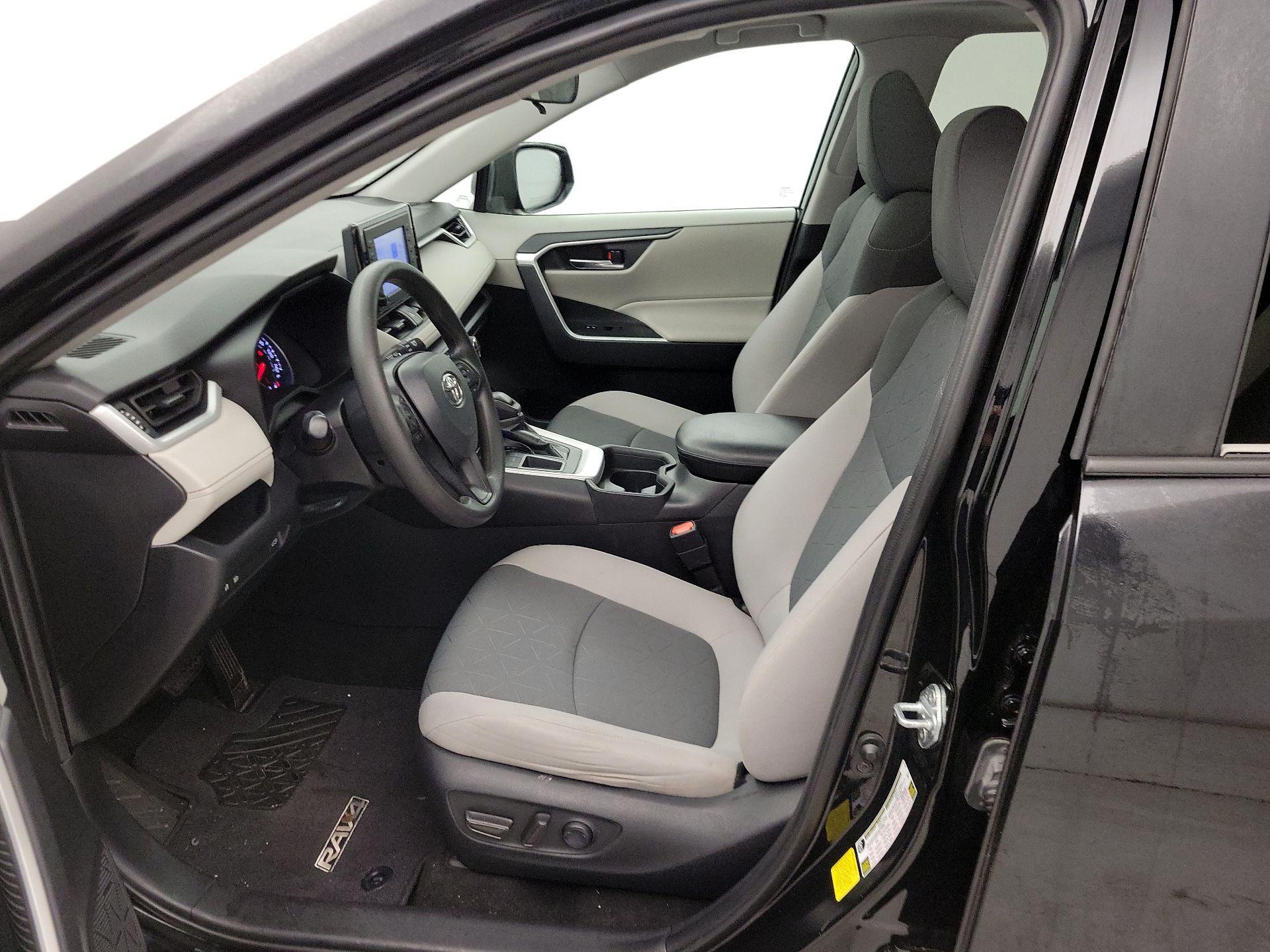 Thumbnail: 2020 Toyota RAV4 - 11