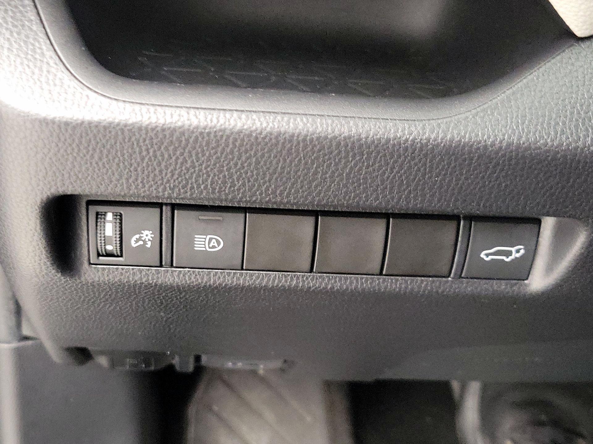 Thumbnail: 2020 Toyota RAV4 - 13