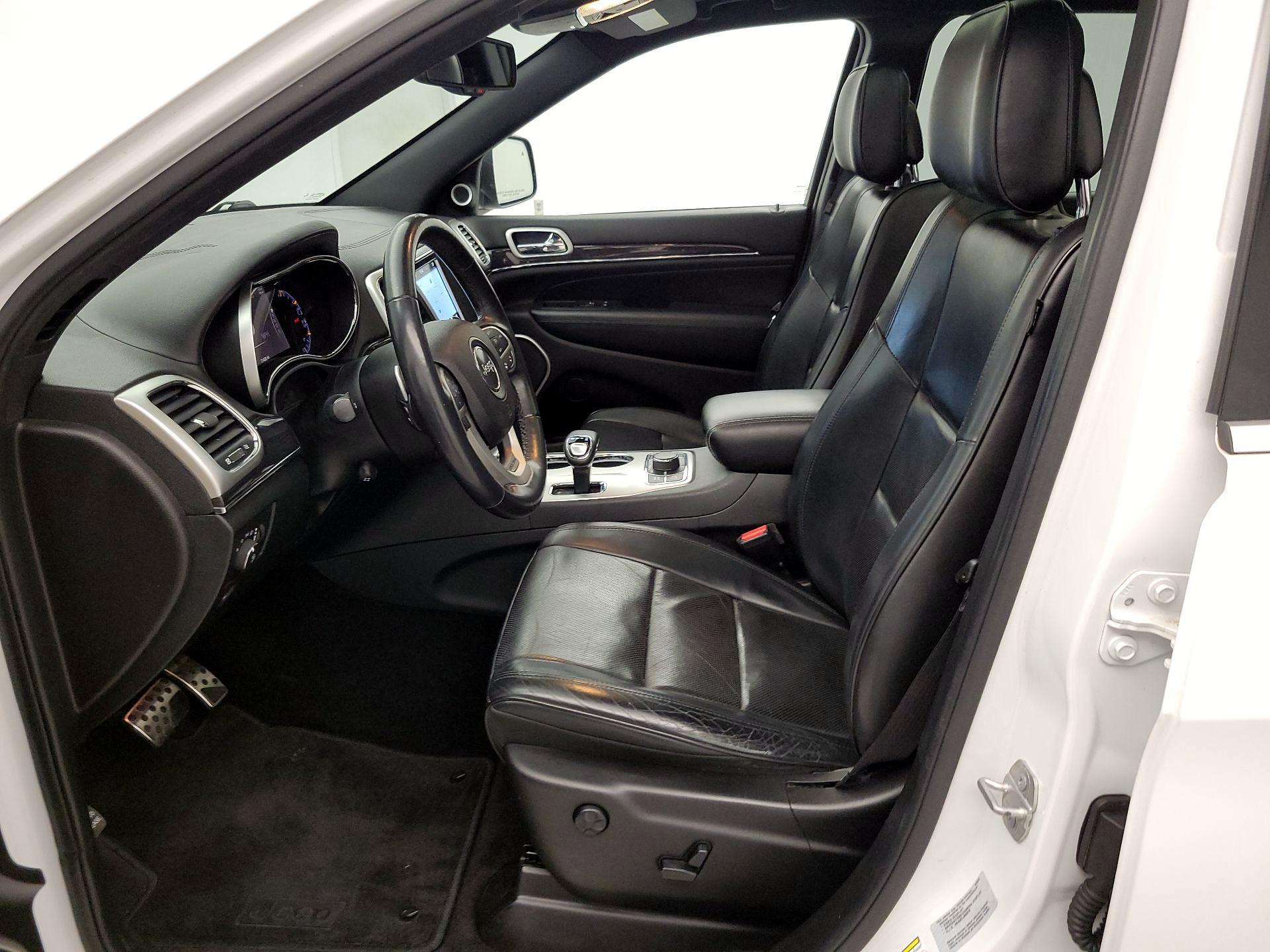 Thumbnail: 2015 Jeep Grand Cherokee - 11