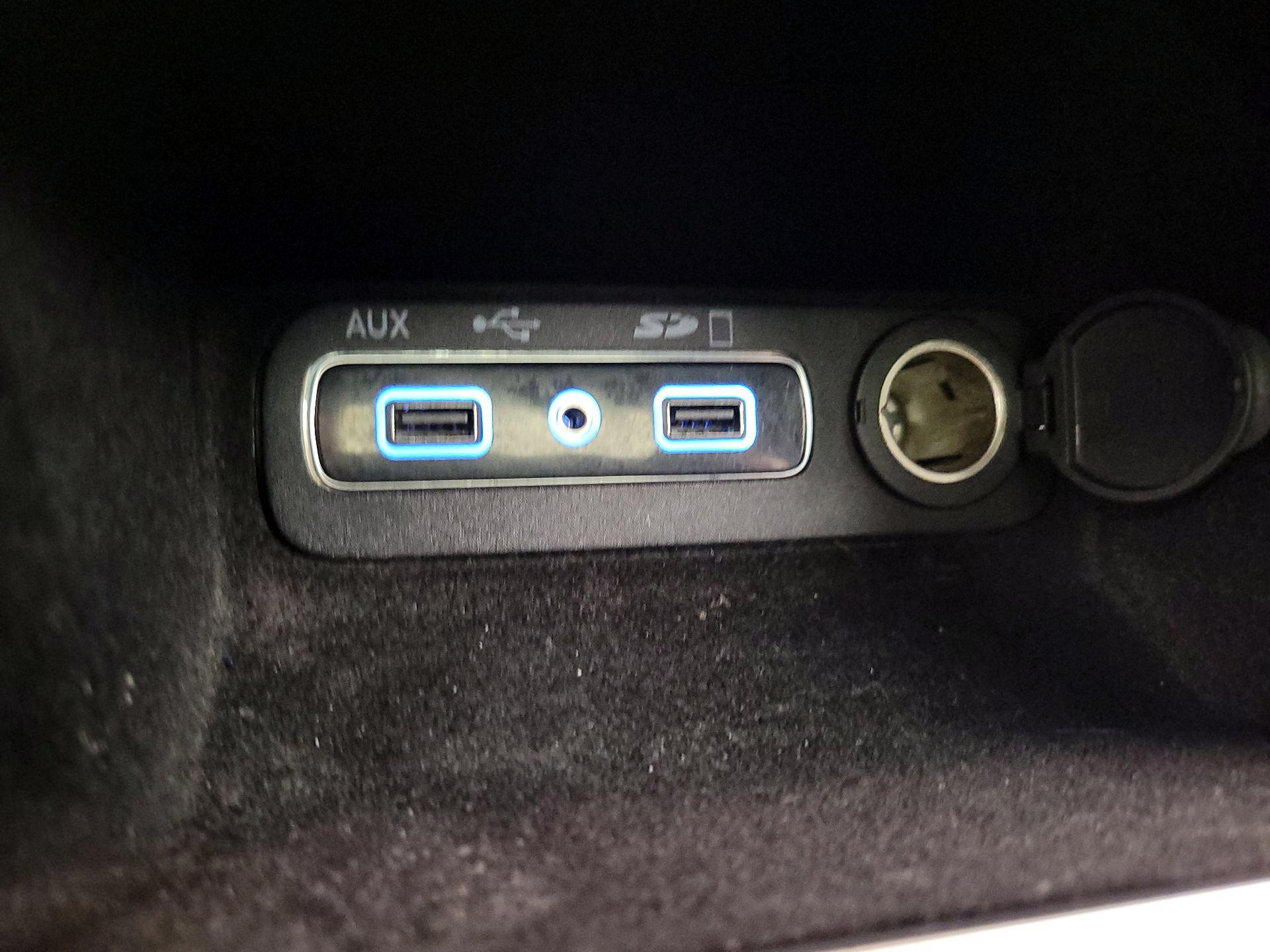 Thumbnail: 2015 Jeep Grand Cherokee - 19