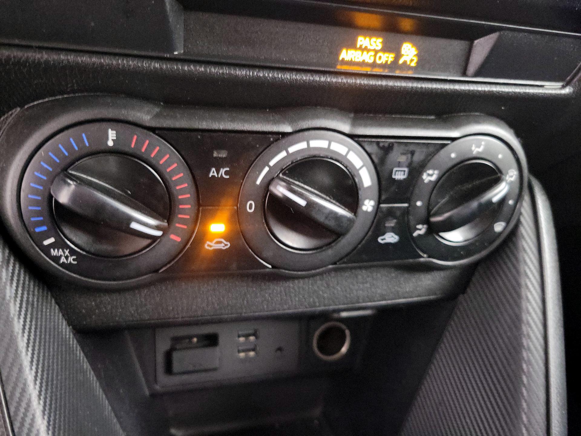 Thumbnail: 2019 Toyota Yaris - 16