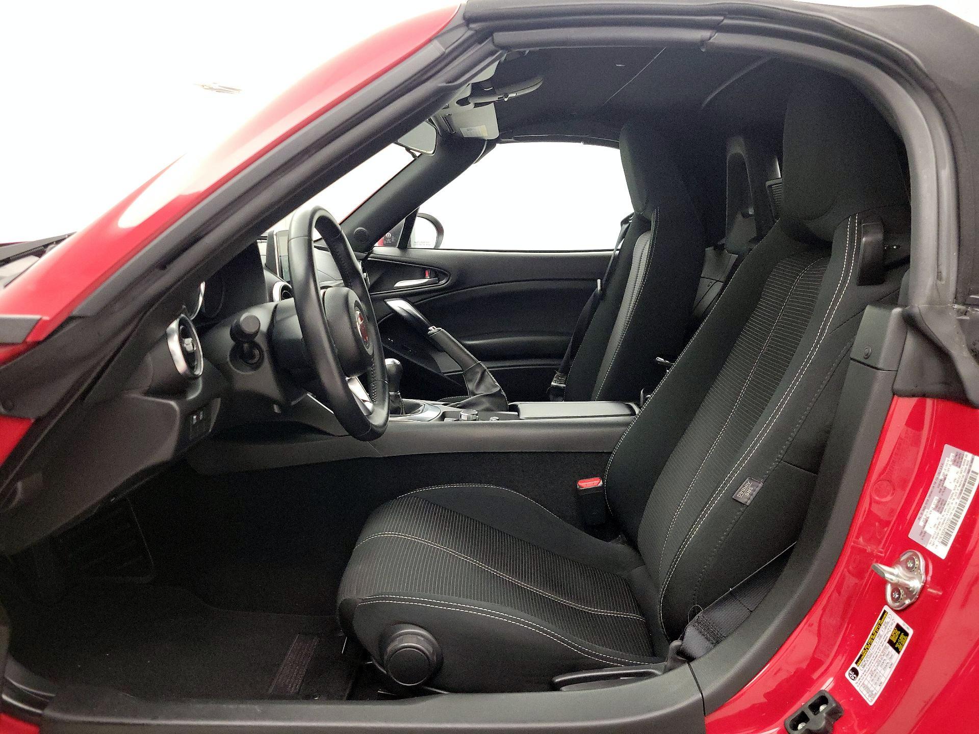 Thumbnail: 2017 Fiat 124 Spider - 11