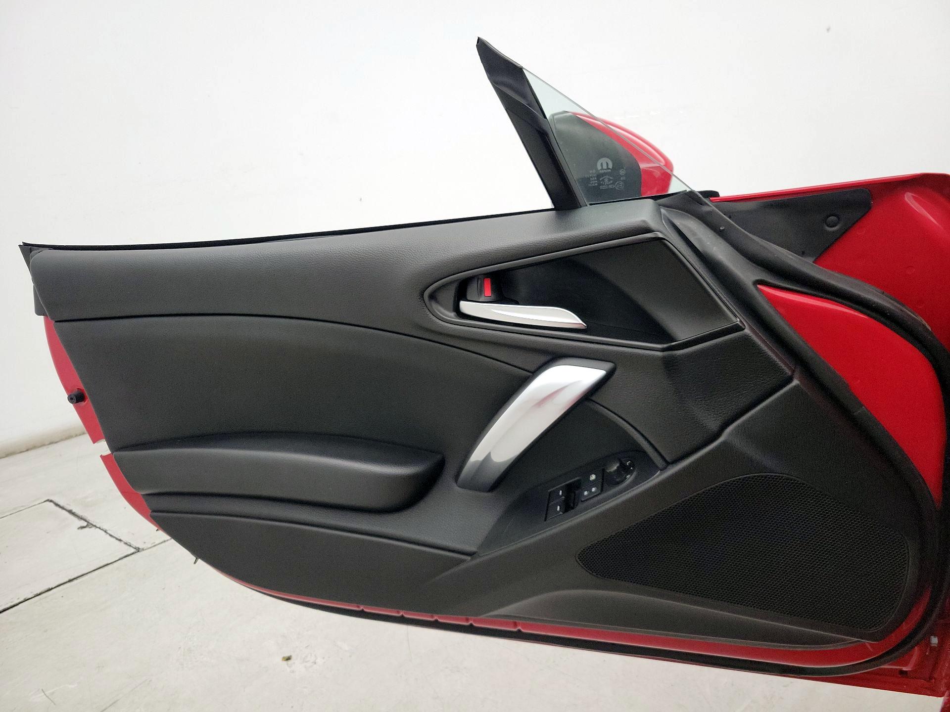 Thumbnail: 2017 Fiat 124 Spider - 12