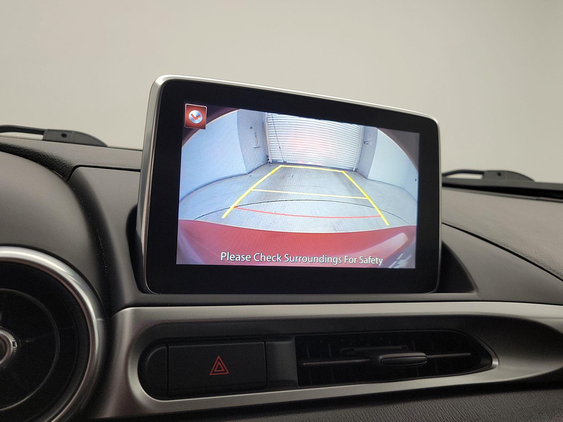 Thumbnail: 2017 Fiat 124 Spider - 14