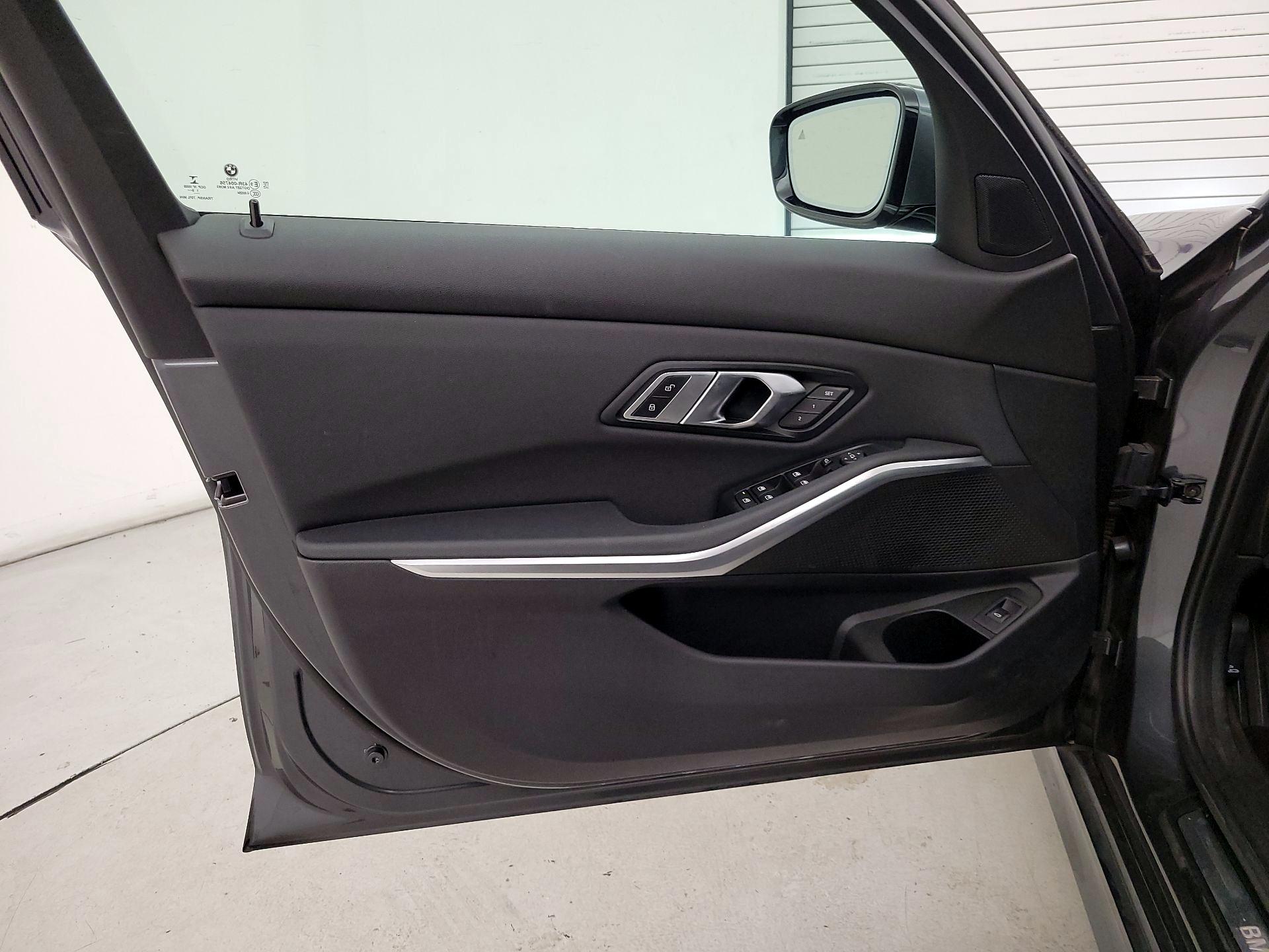 Thumbnail: 2020 BMW 3 Series - 12