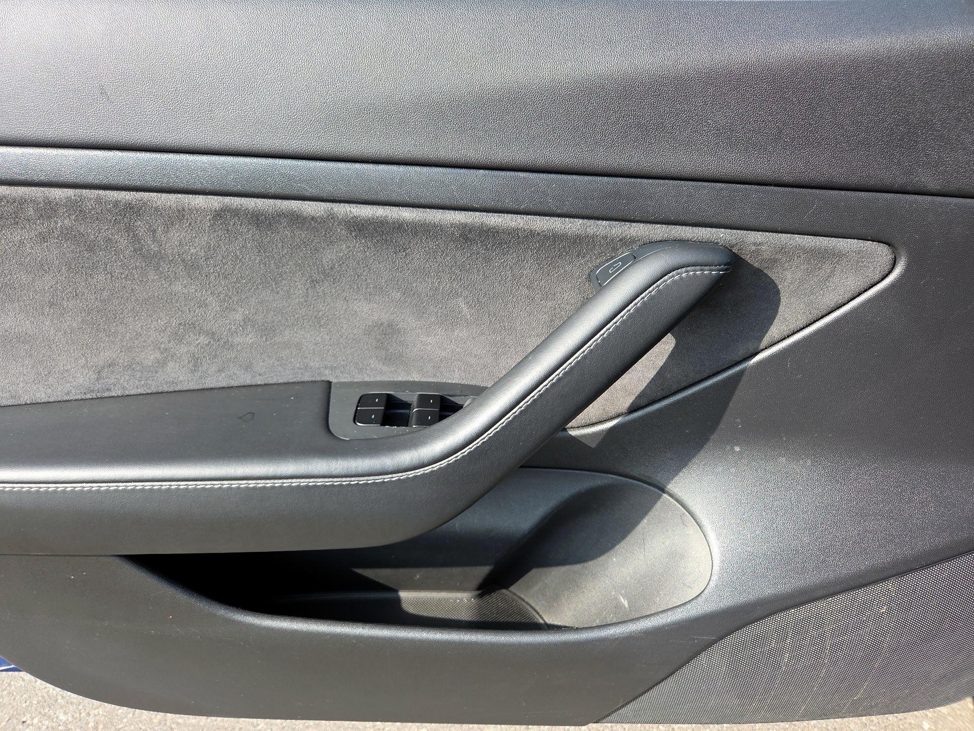 Thumbnail: 2021 Tesla Model 3 - 10