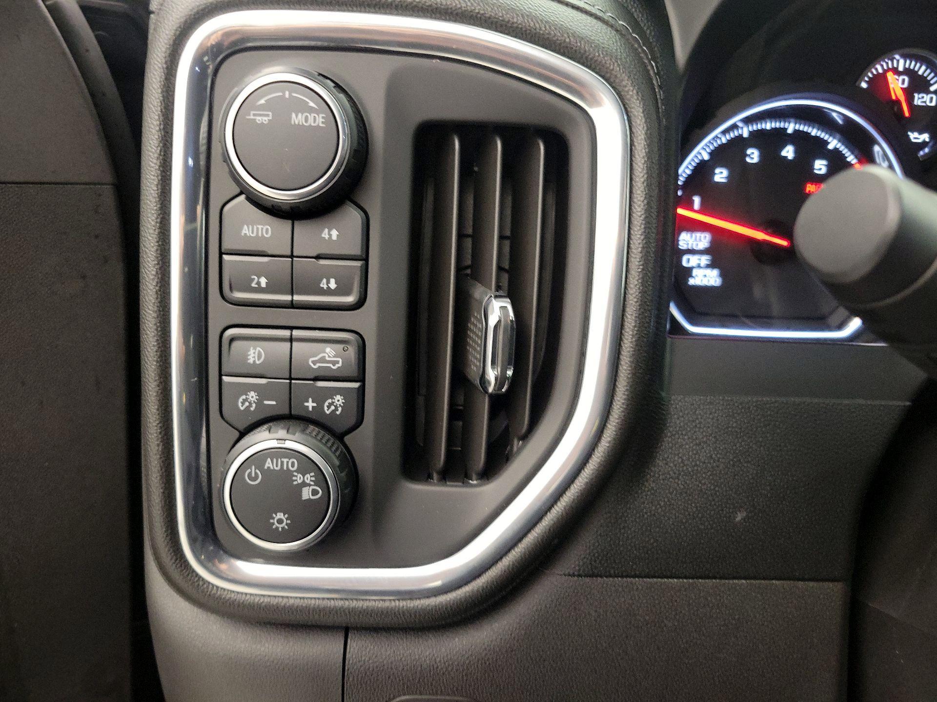 Thumbnail: 2020 Chevrolet Silverado 1500 - 13