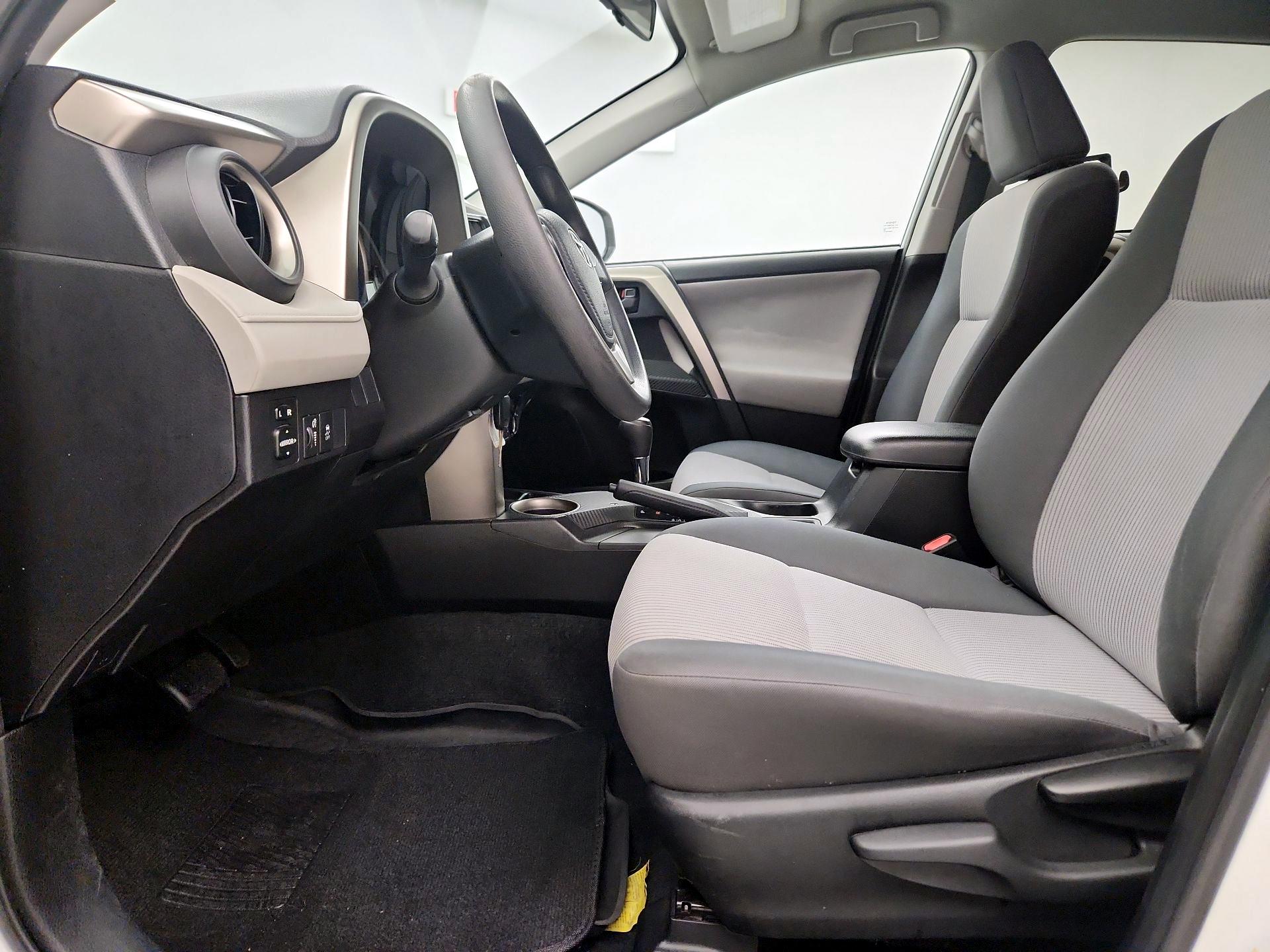 Thumbnail: 2014 Toyota RAV4 - 11