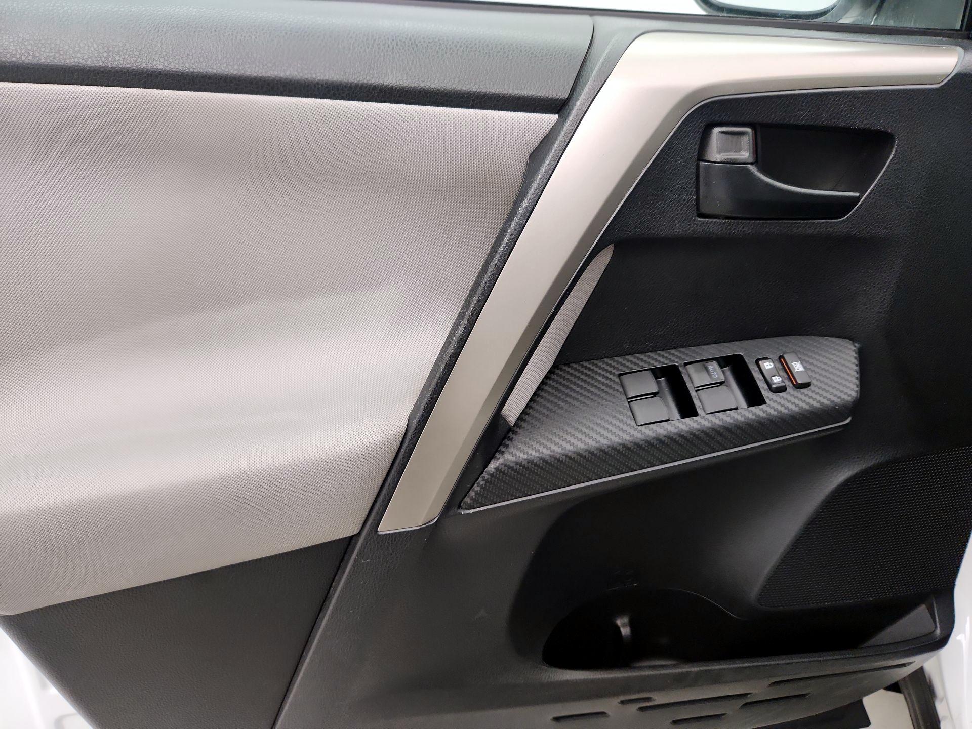 Thumbnail: 2014 Toyota RAV4 - 12