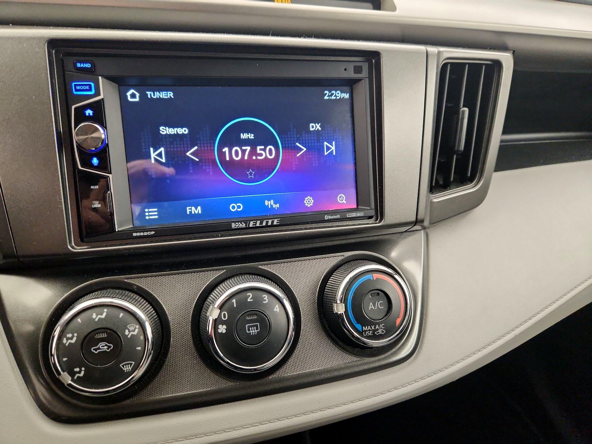 Thumbnail: 2014 Toyota RAV4 - 15