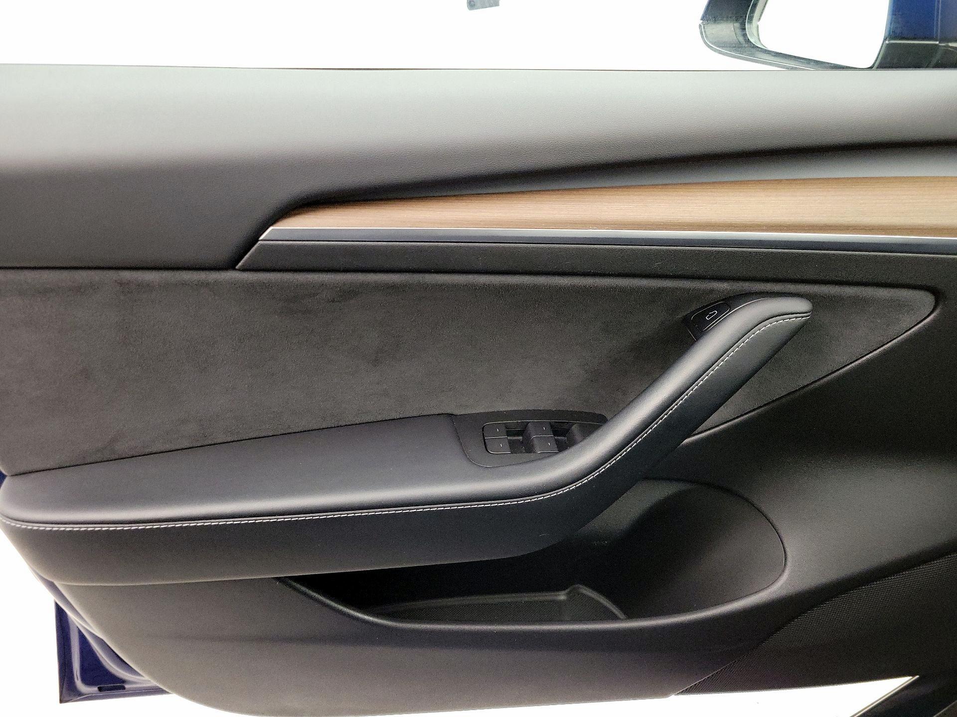 Thumbnail: 2022 Tesla Model 3 - 12