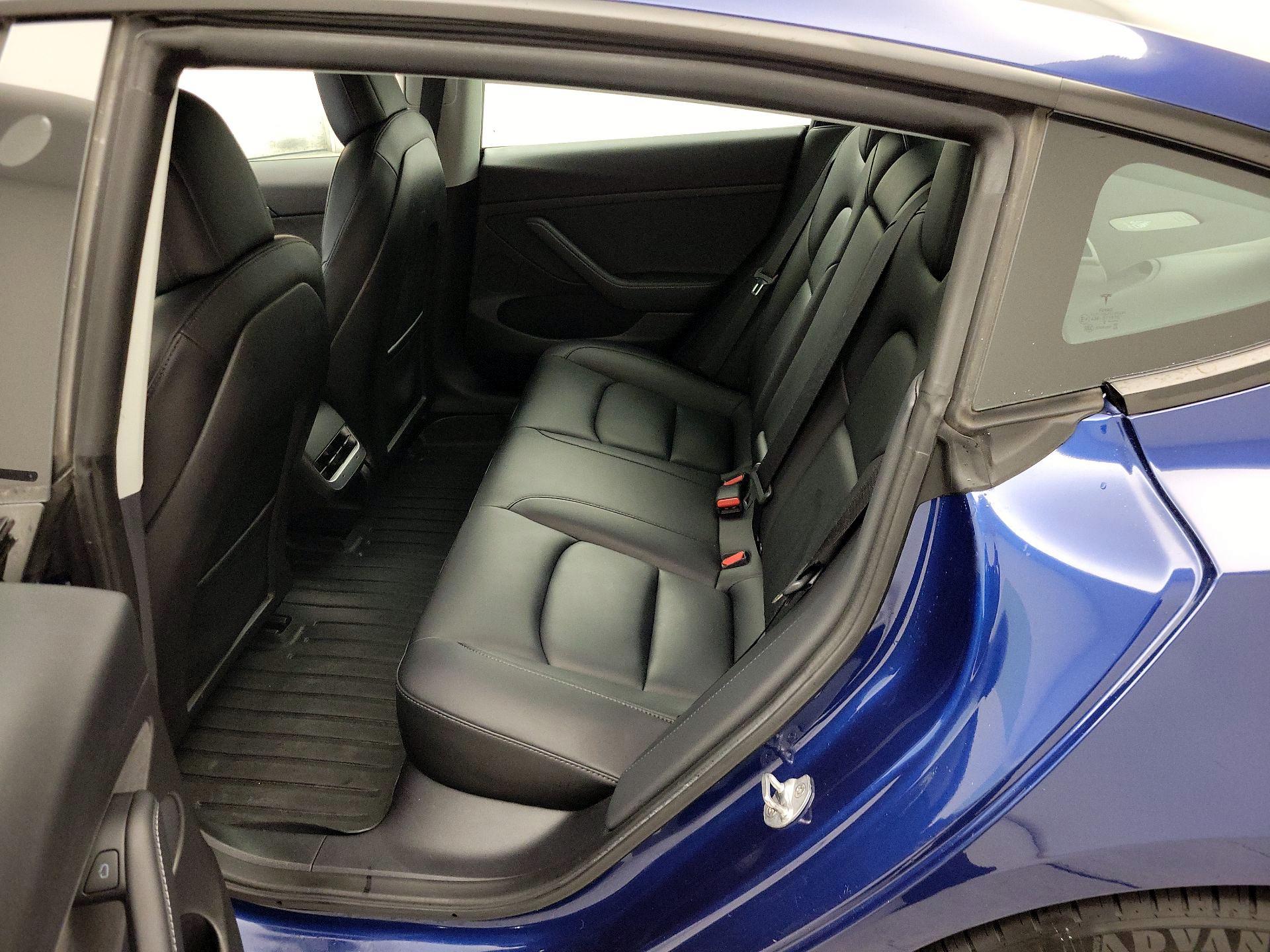 Thumbnail: 2022 Tesla Model 3 - 19