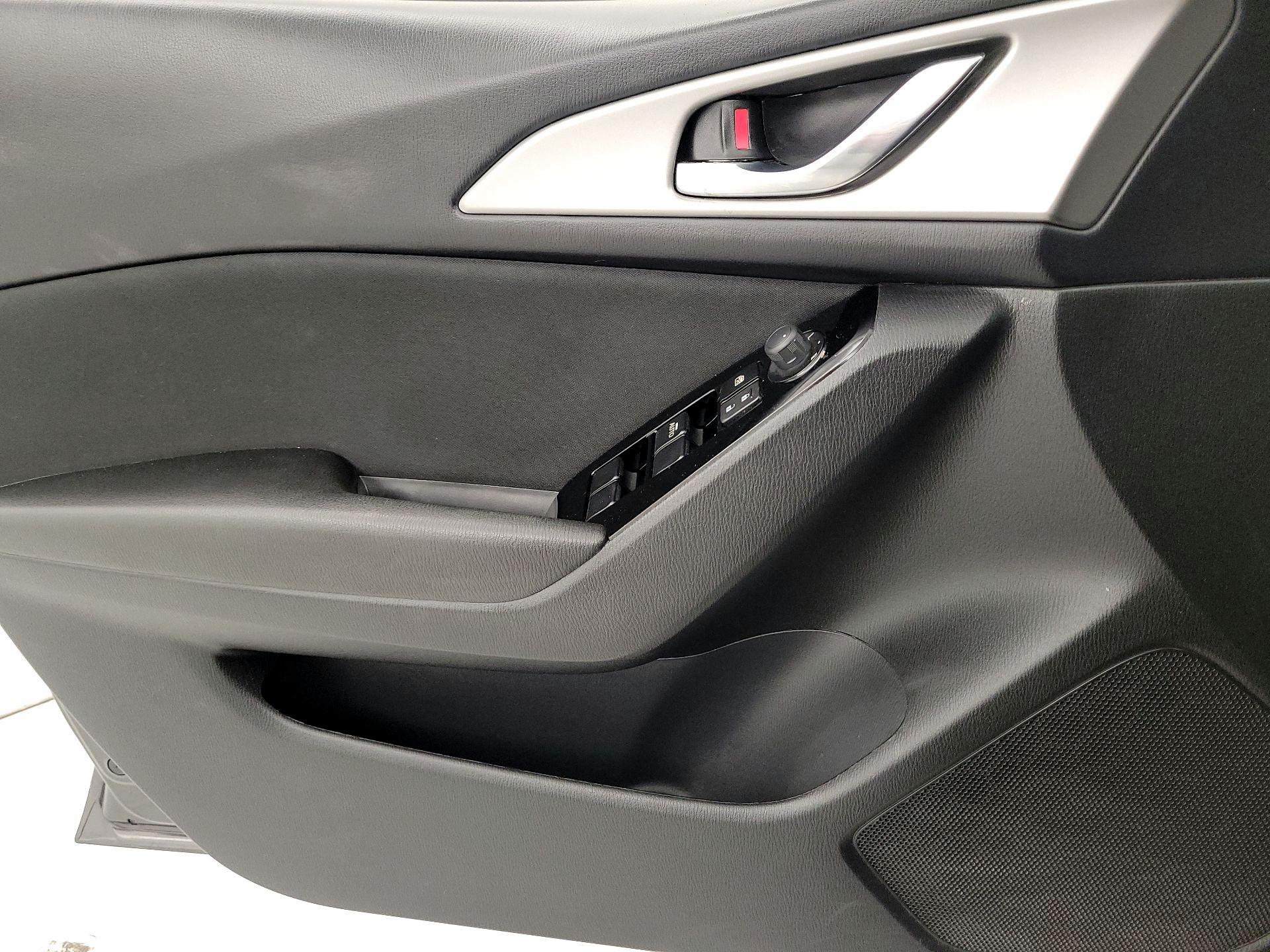 Thumbnail: 2017 Mazda Mazda3 - 12