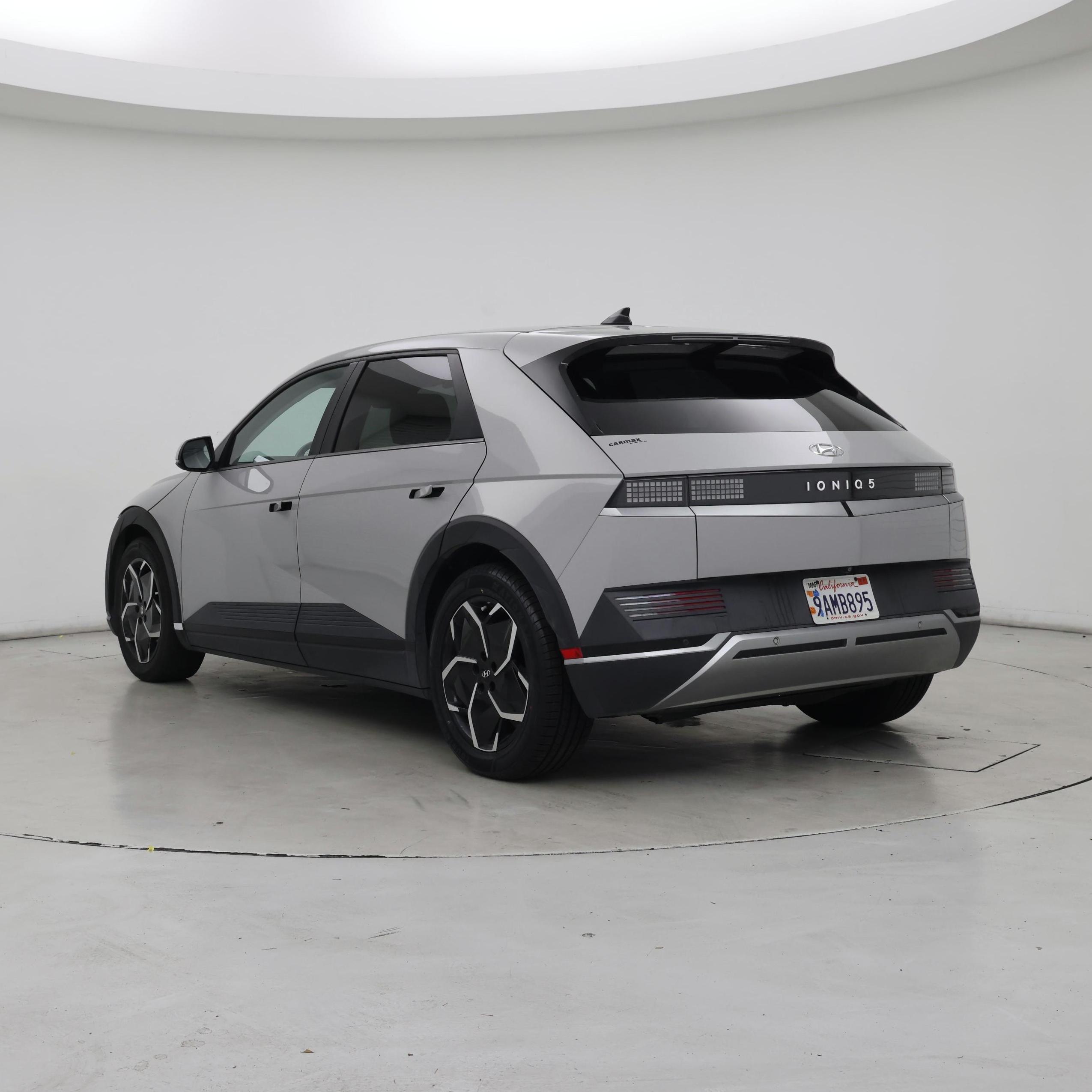 Thumbnail: 2022 Hyundai Ioniq 5 - 2