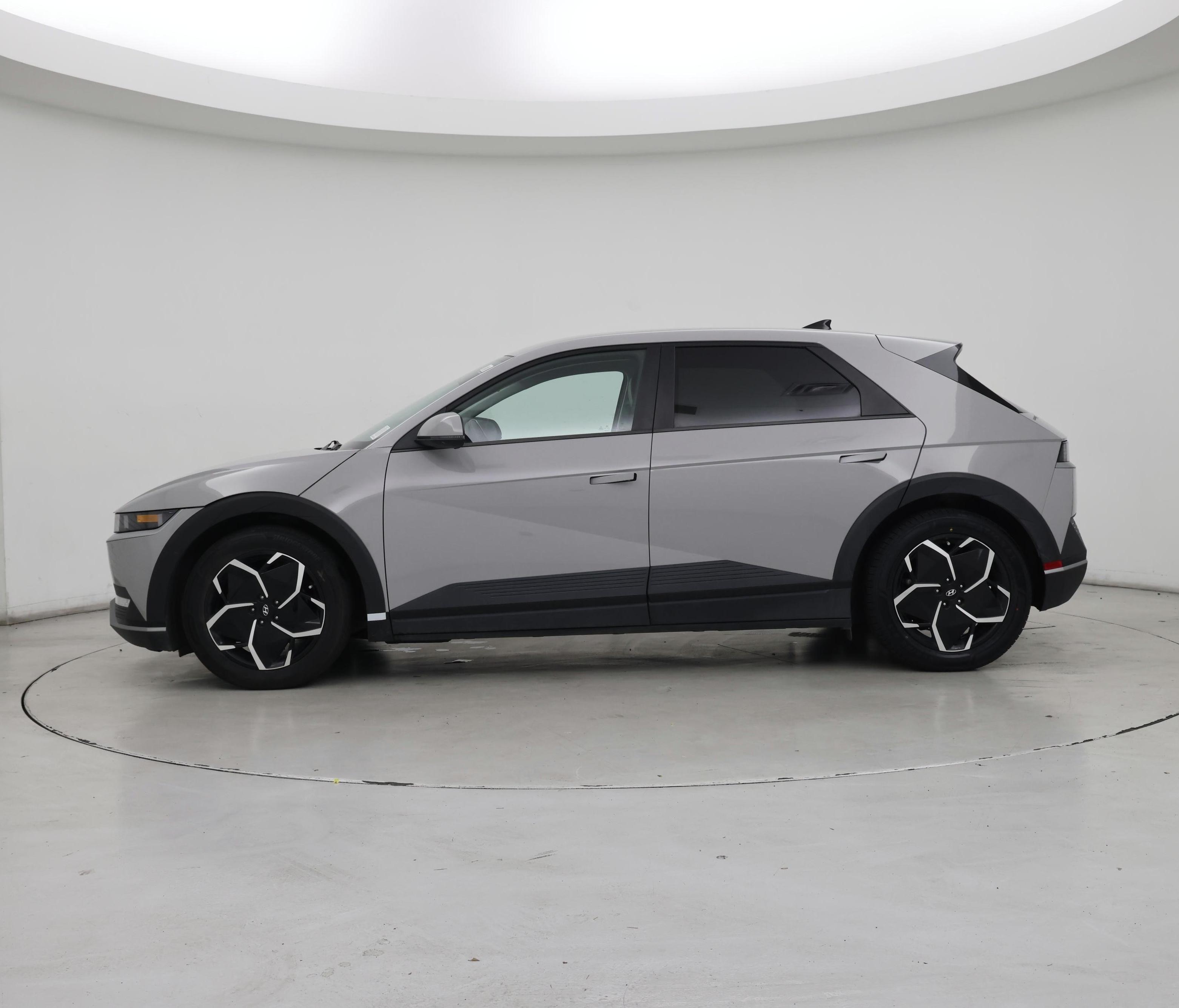 Thumbnail: 2022 Hyundai Ioniq 5 - 3