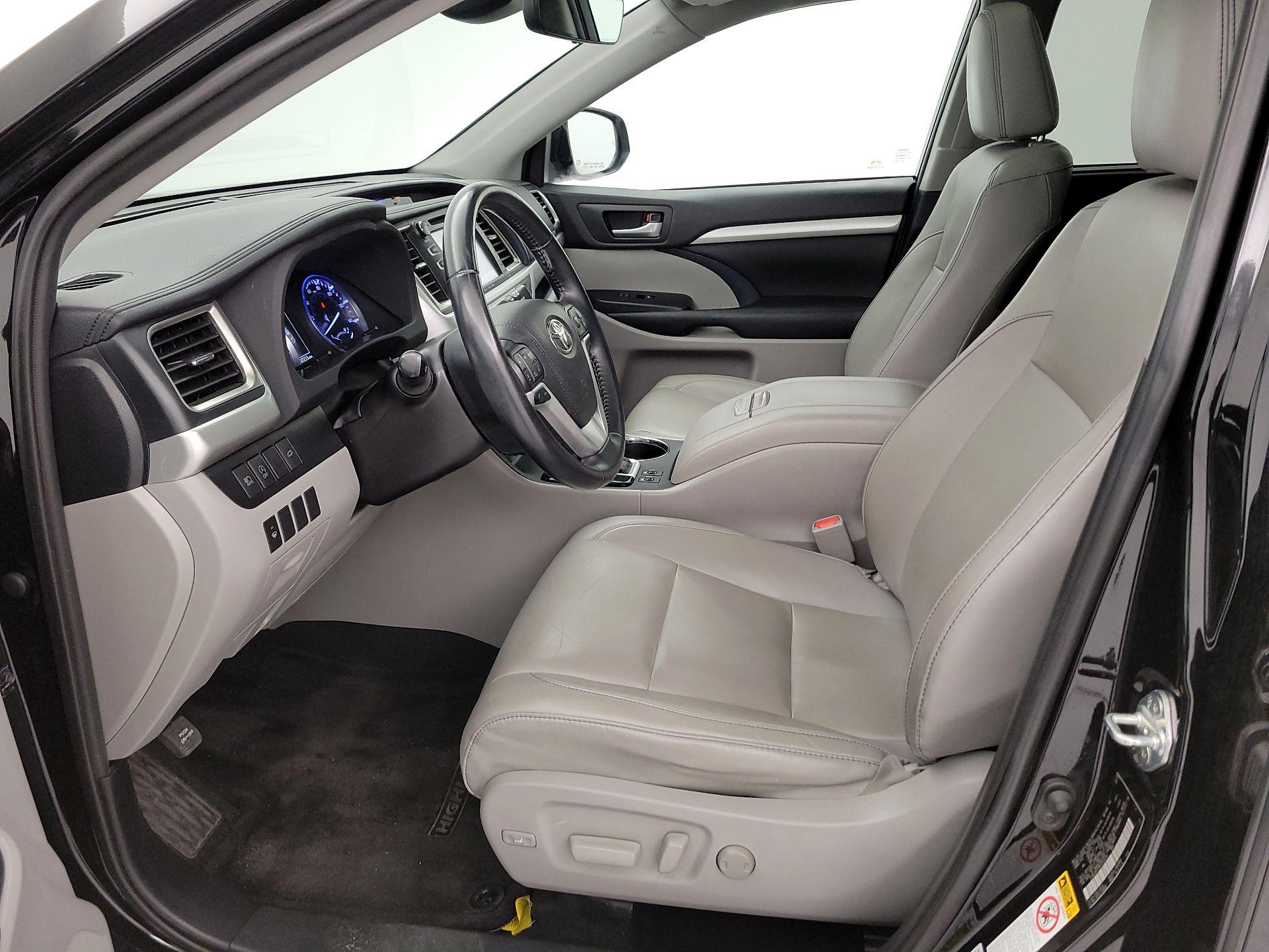 Thumbnail: 2019 Toyota Highlander - 11