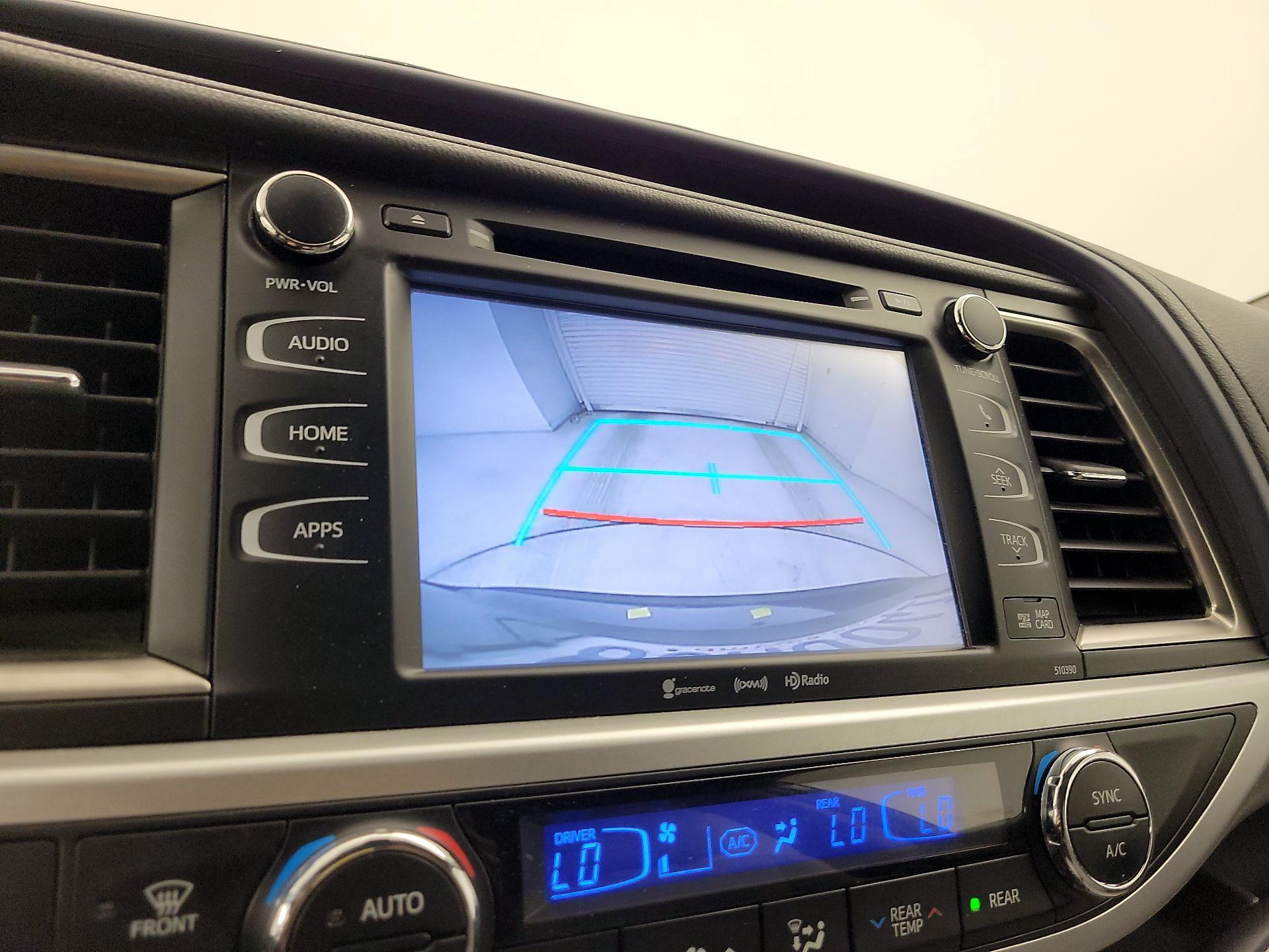 Thumbnail: 2019 Toyota Highlander - 14