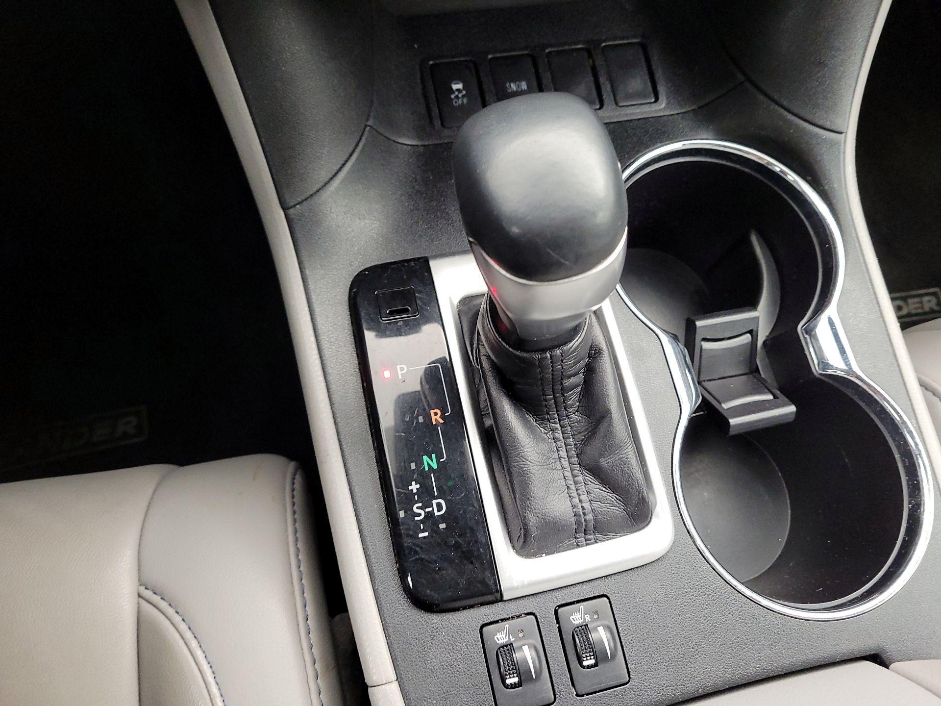 Thumbnail: 2019 Toyota Highlander - 17