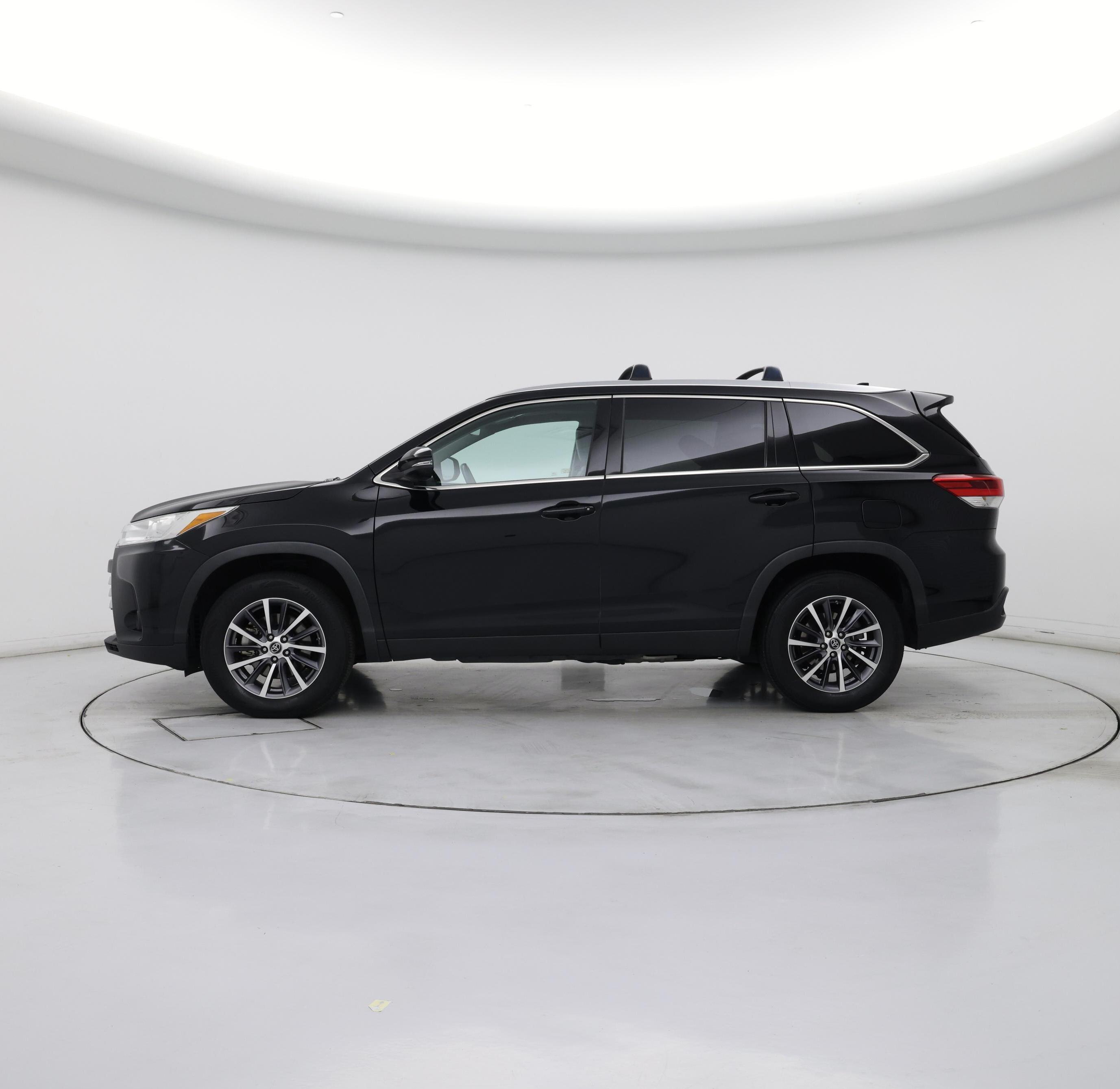 Thumbnail: 2019 Toyota Highlander - 3