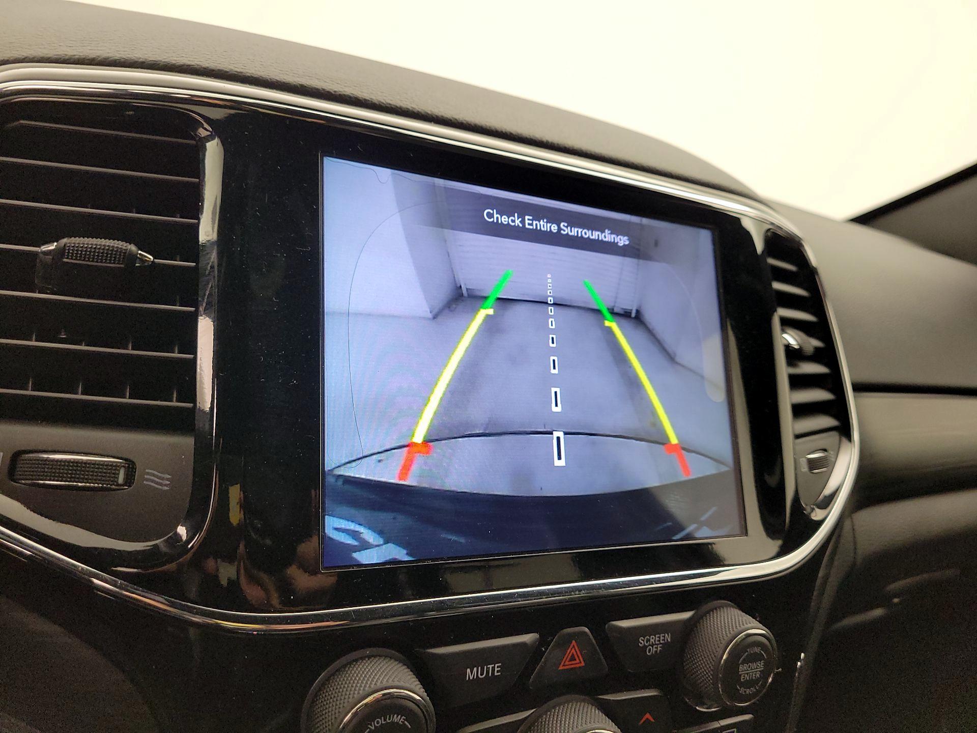 Thumbnail: 2020 Jeep Grand Cherokee - 15