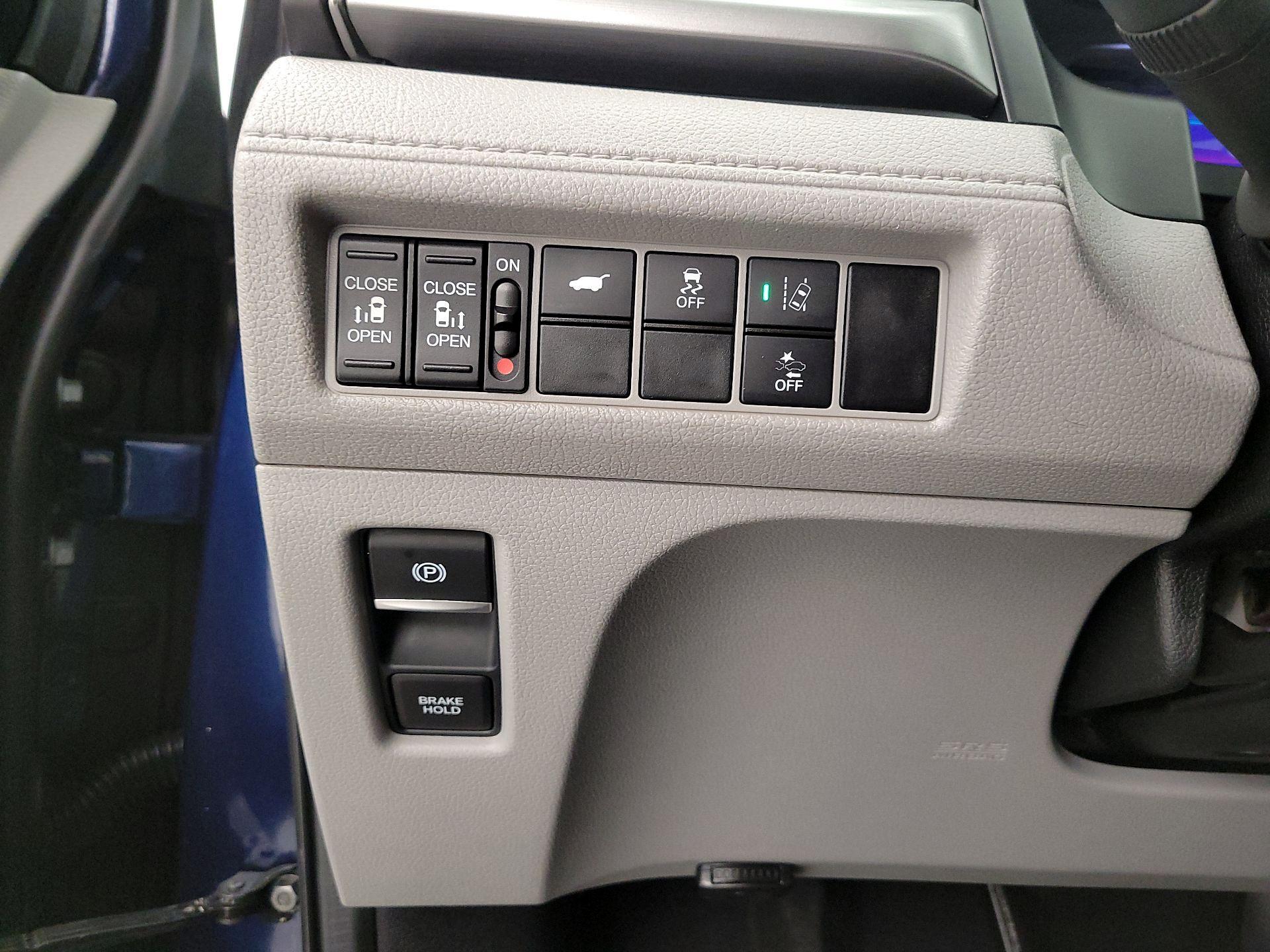 Thumbnail: 2019 Honda Odyssey - 13