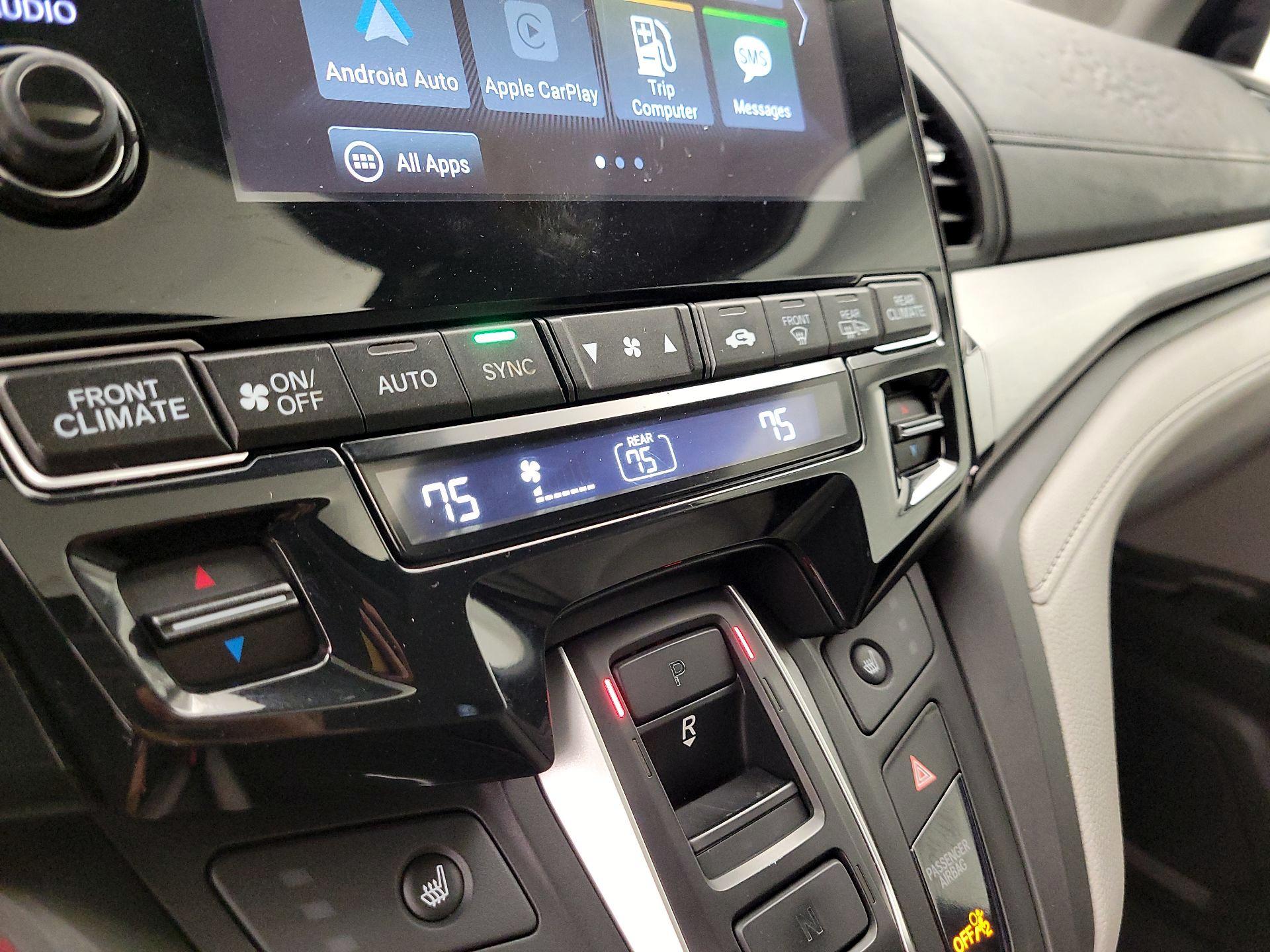 Thumbnail: 2019 Honda Odyssey - 16