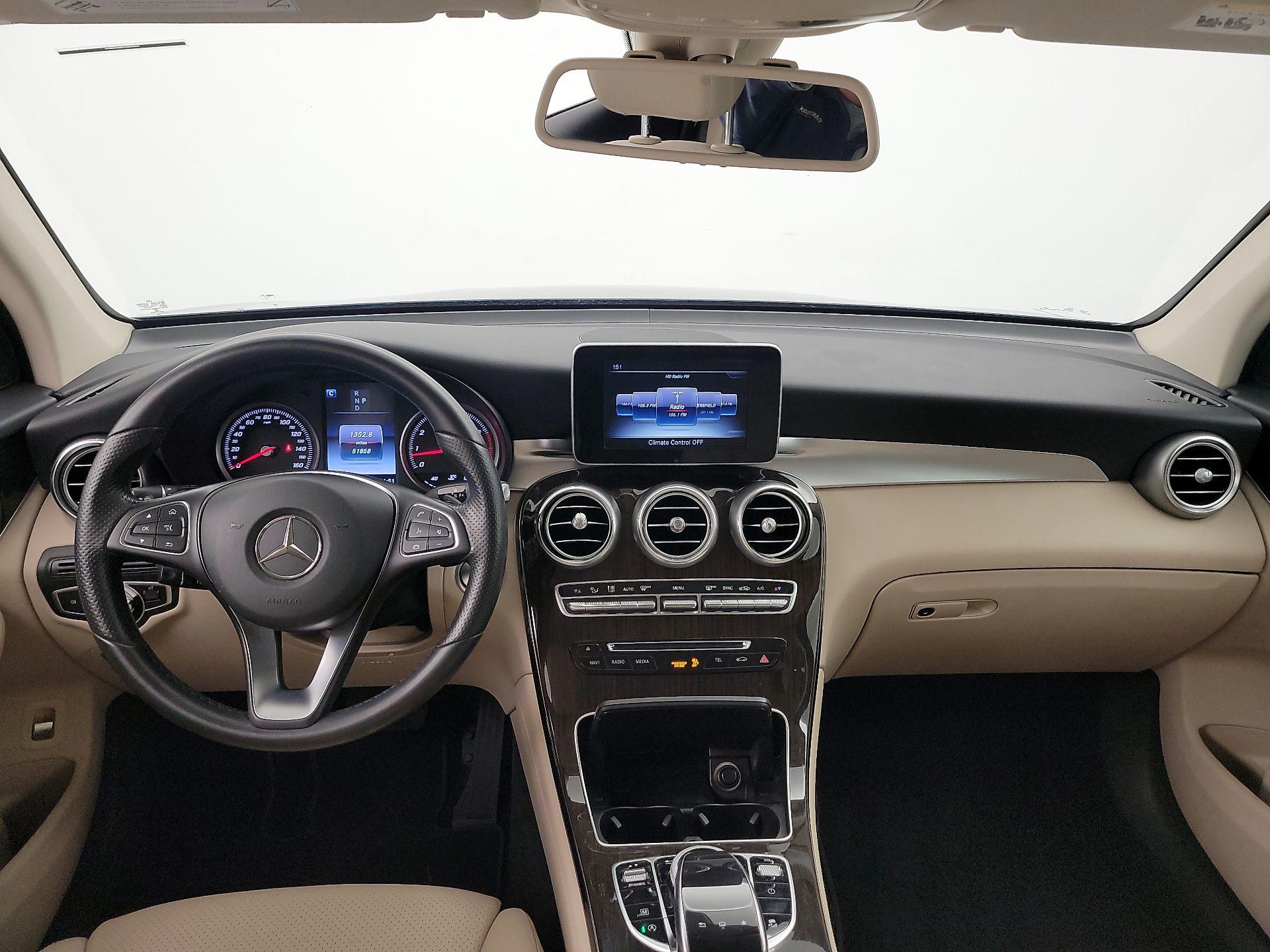 Thumbnail: 2016 Mercedes-Benz GLC - 9