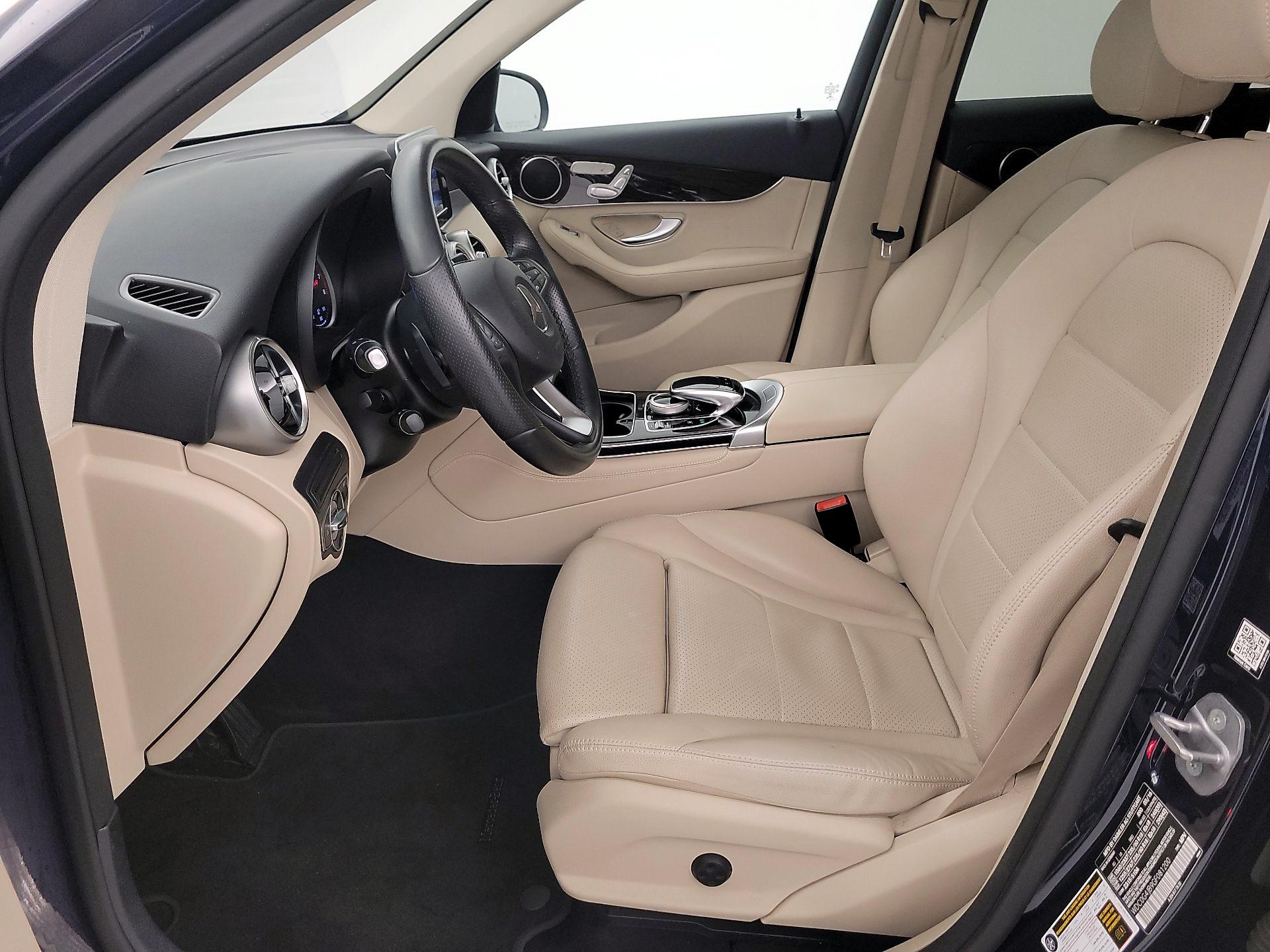 Thumbnail: 2016 Mercedes-Benz GLC - 11