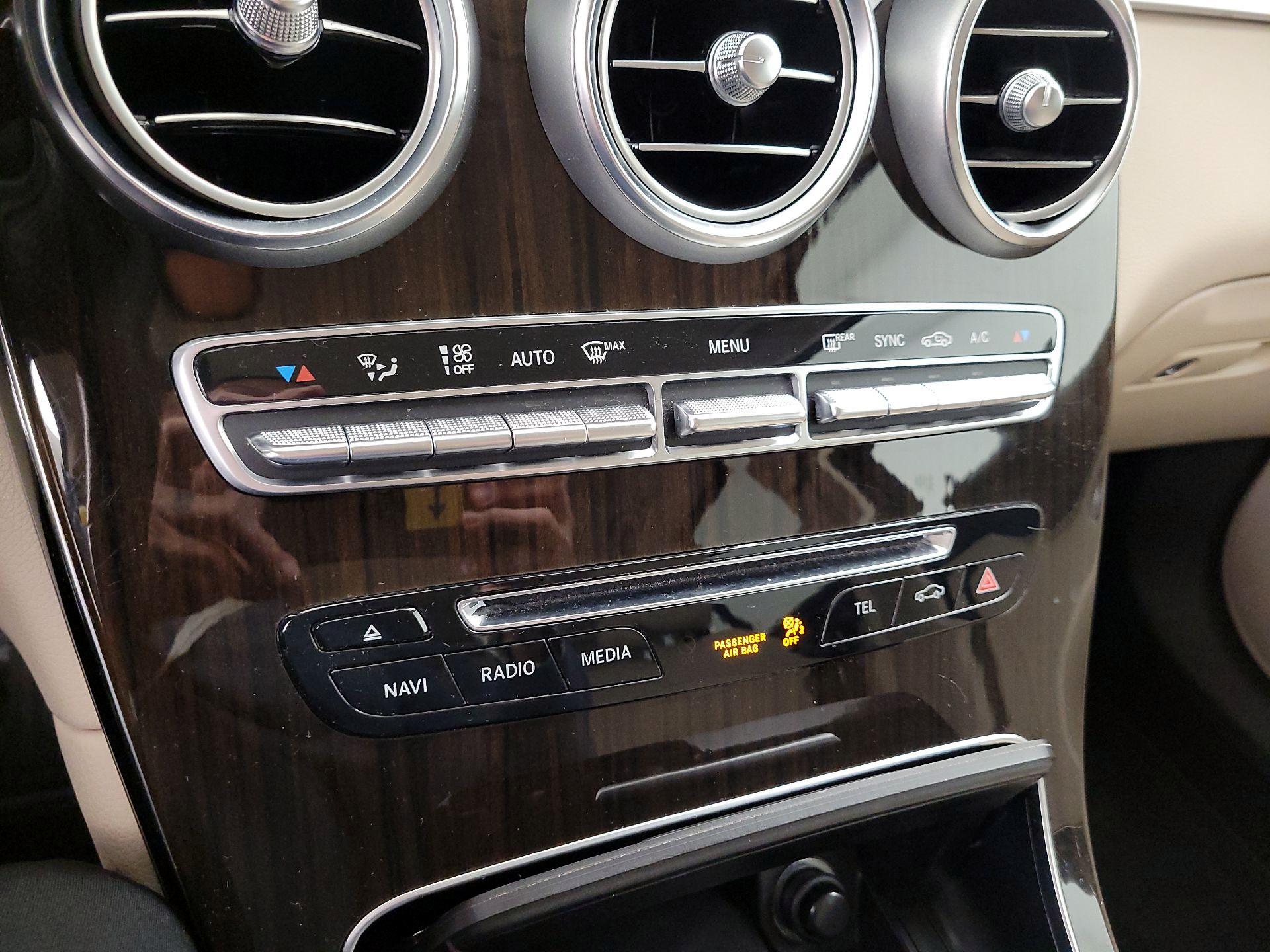 Thumbnail: 2016 Mercedes-Benz GLC - 16