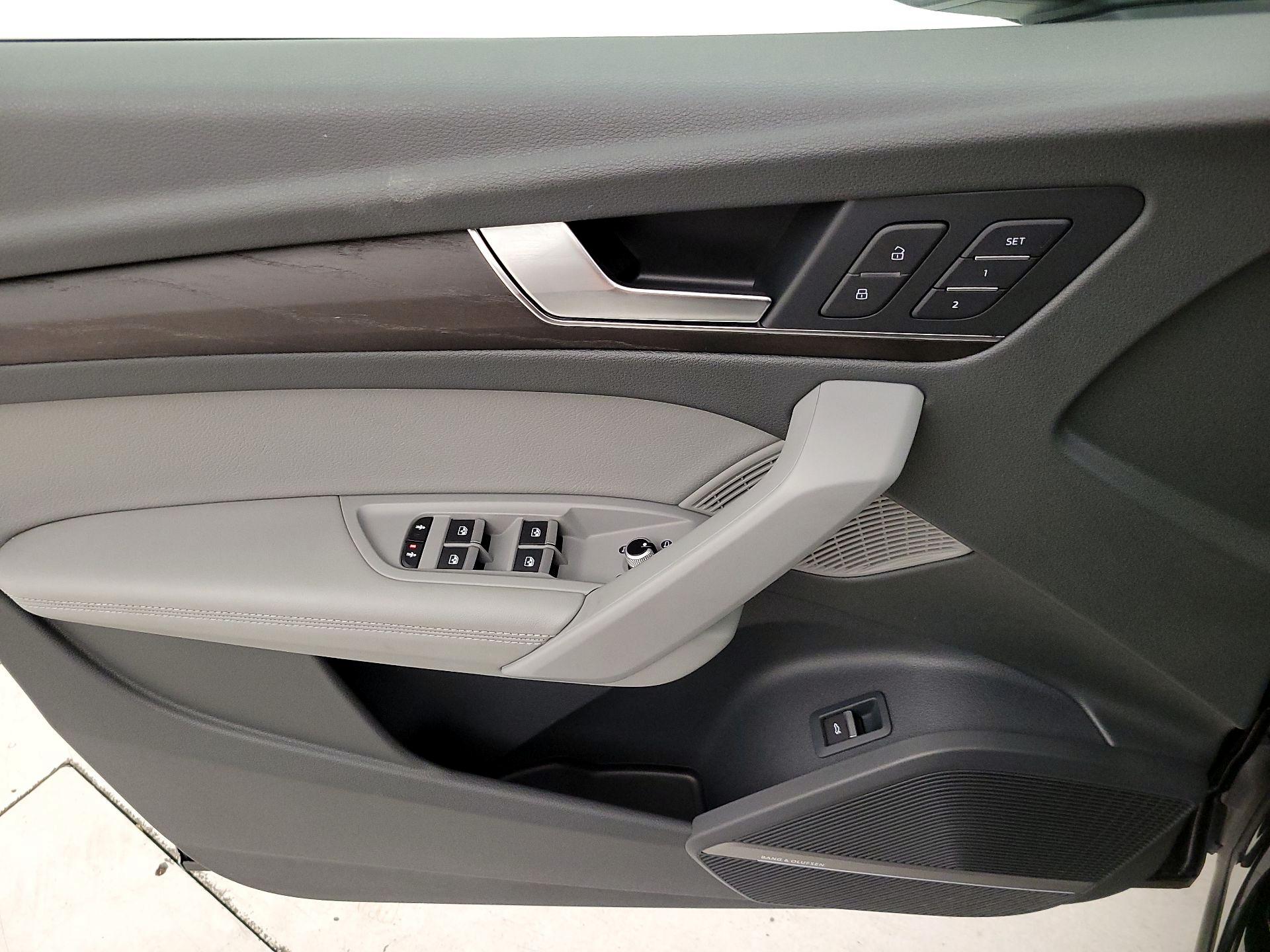 Thumbnail: 2020 Audi Q5 - 12