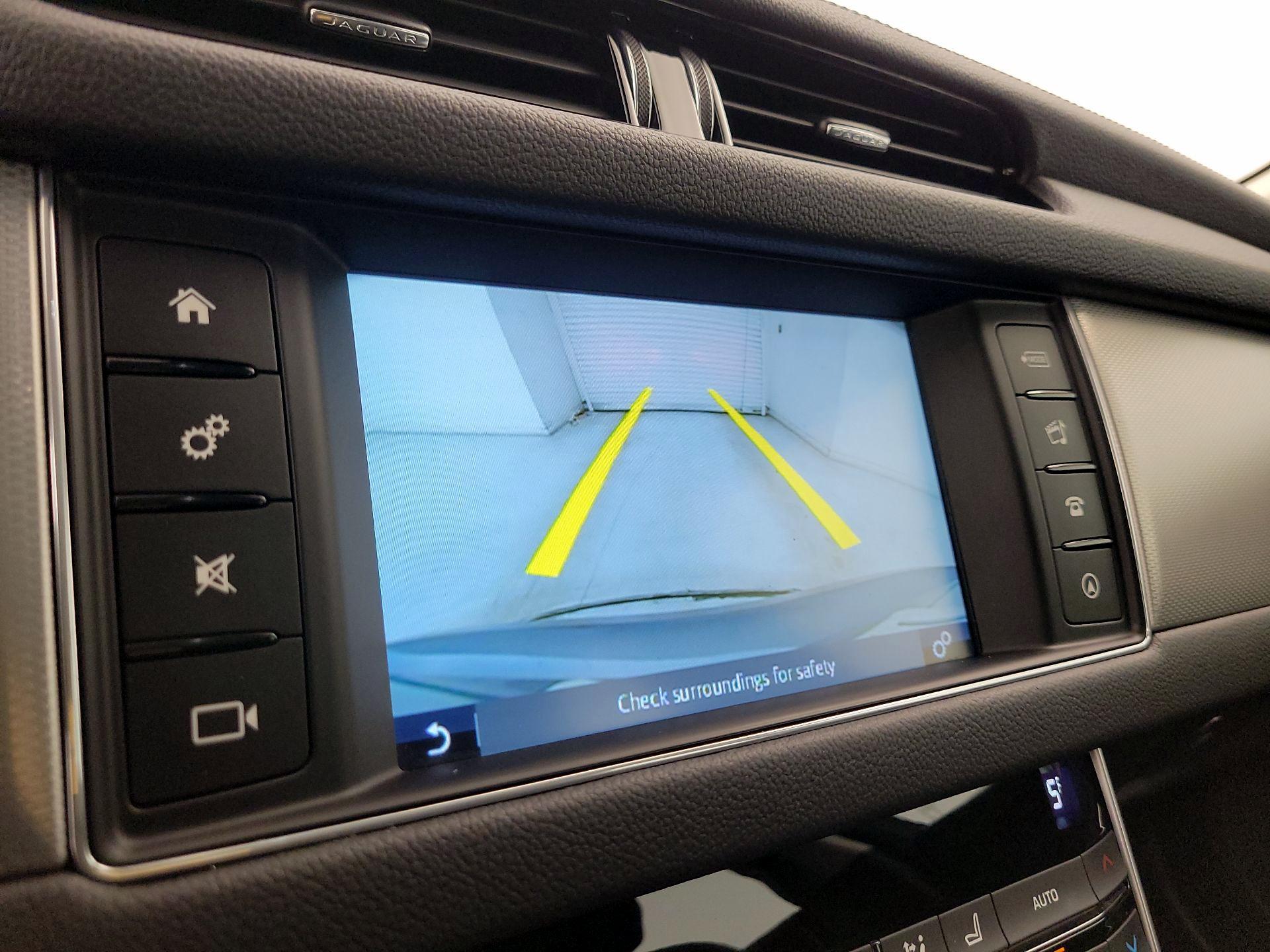 Thumbnail: 2017 Jaguar XF - 13